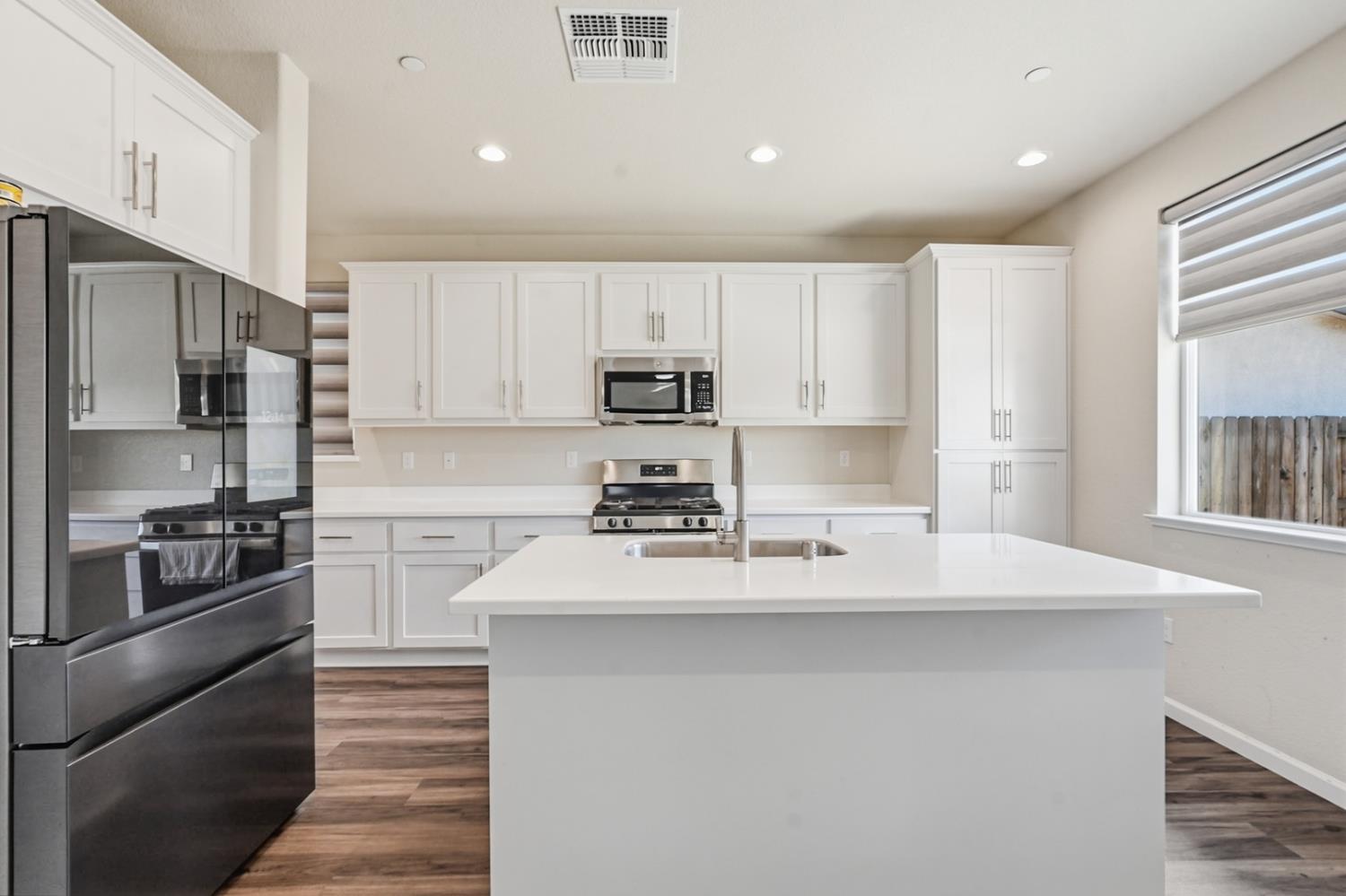 4369 Icon Ave, Modesto, CA 95356