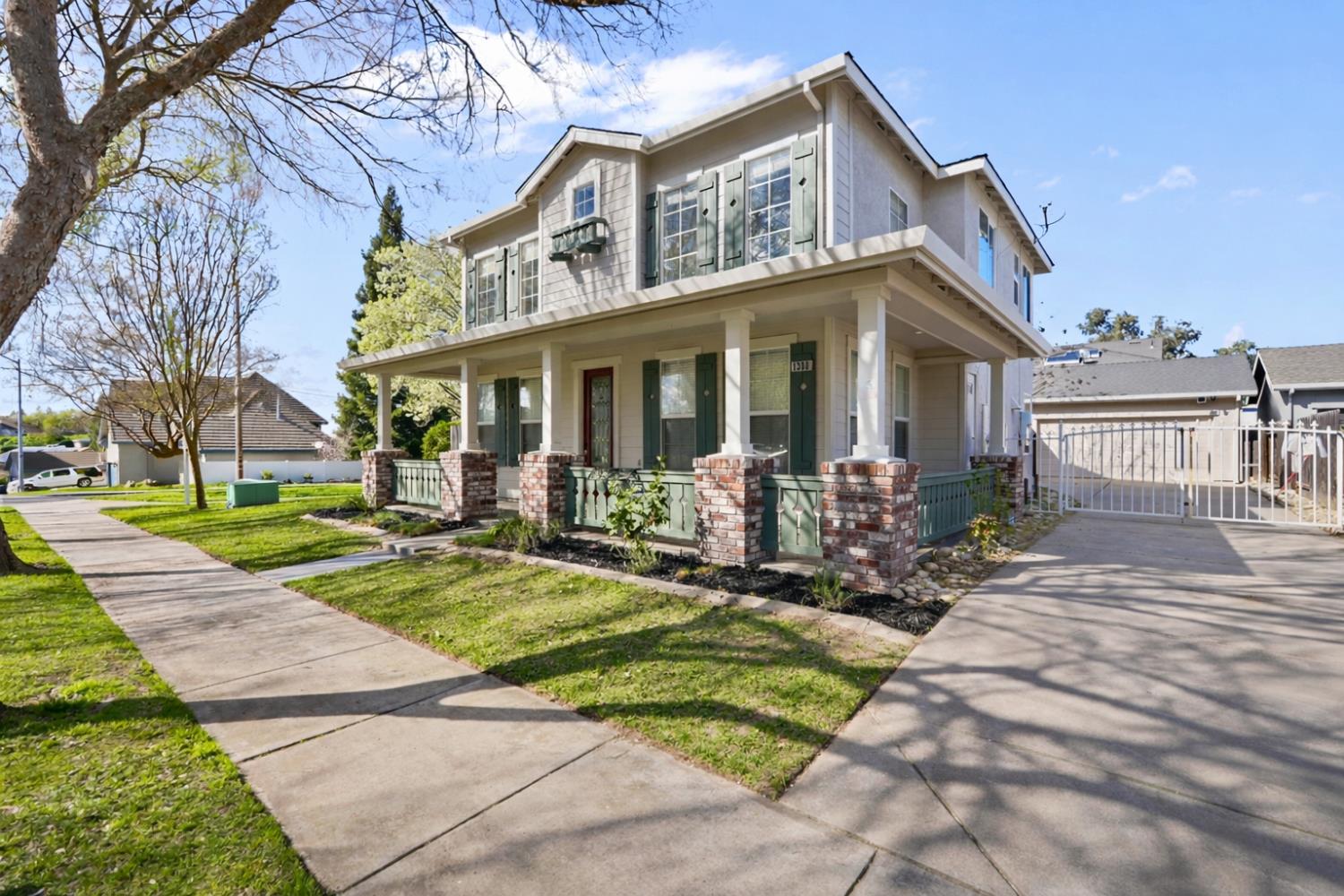 1300 David Dr, Oakdale, CA 95361