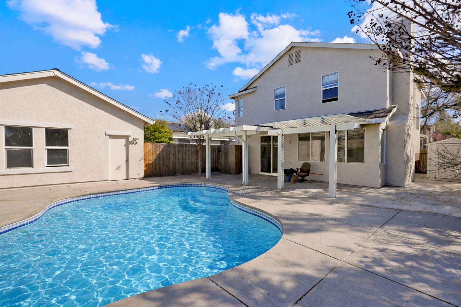 1300 David Dr, Oakdale, CA 95361