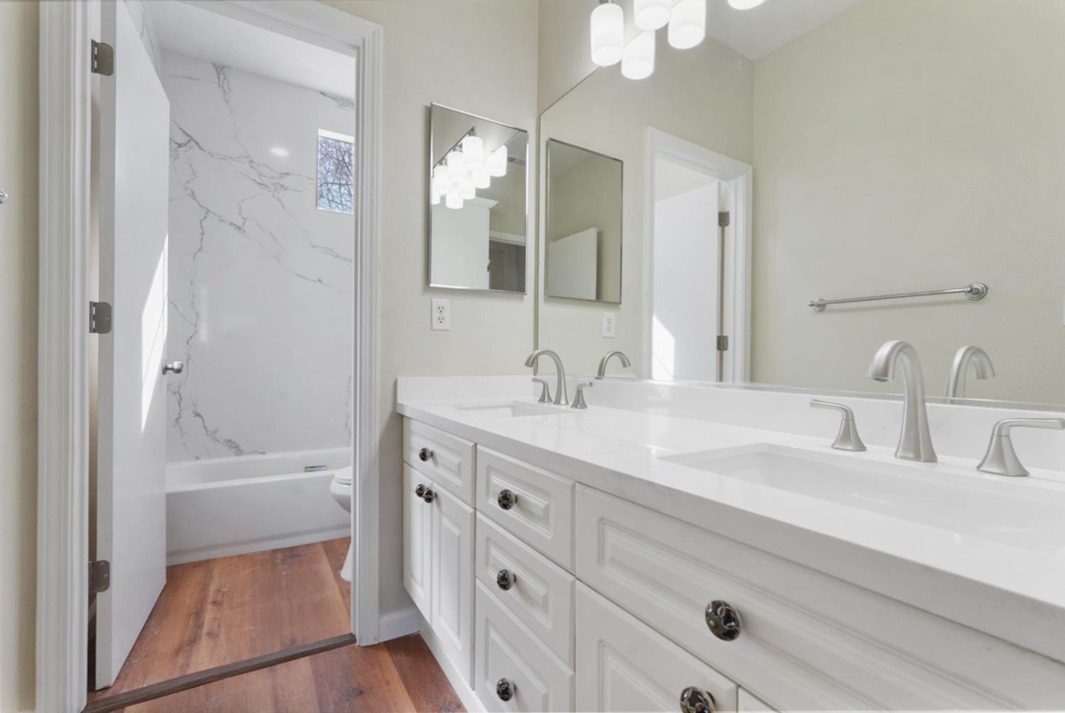 1300 David Dr, Oakdale, CA 95361