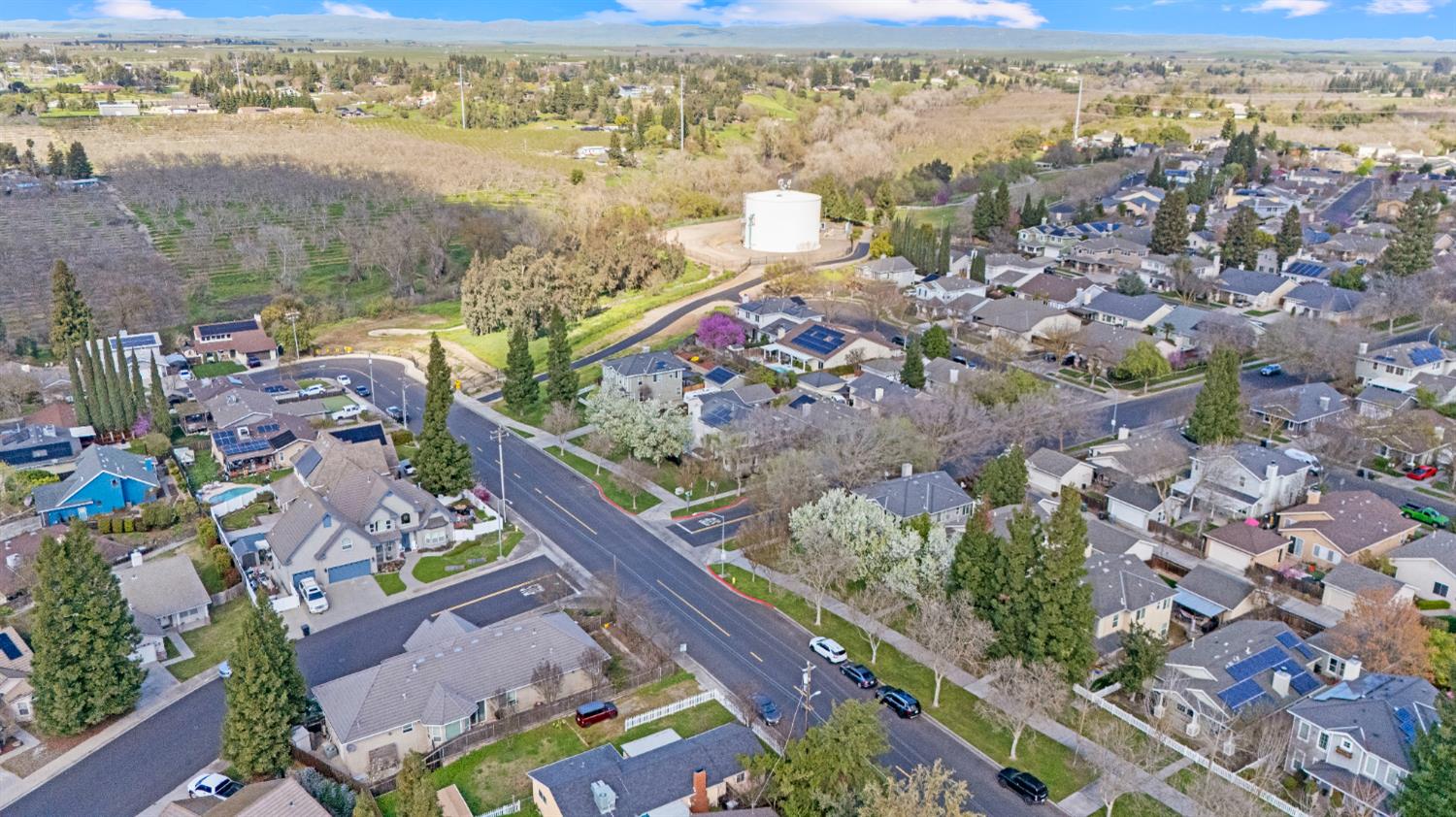 1300 David Dr, Oakdale, CA 95361