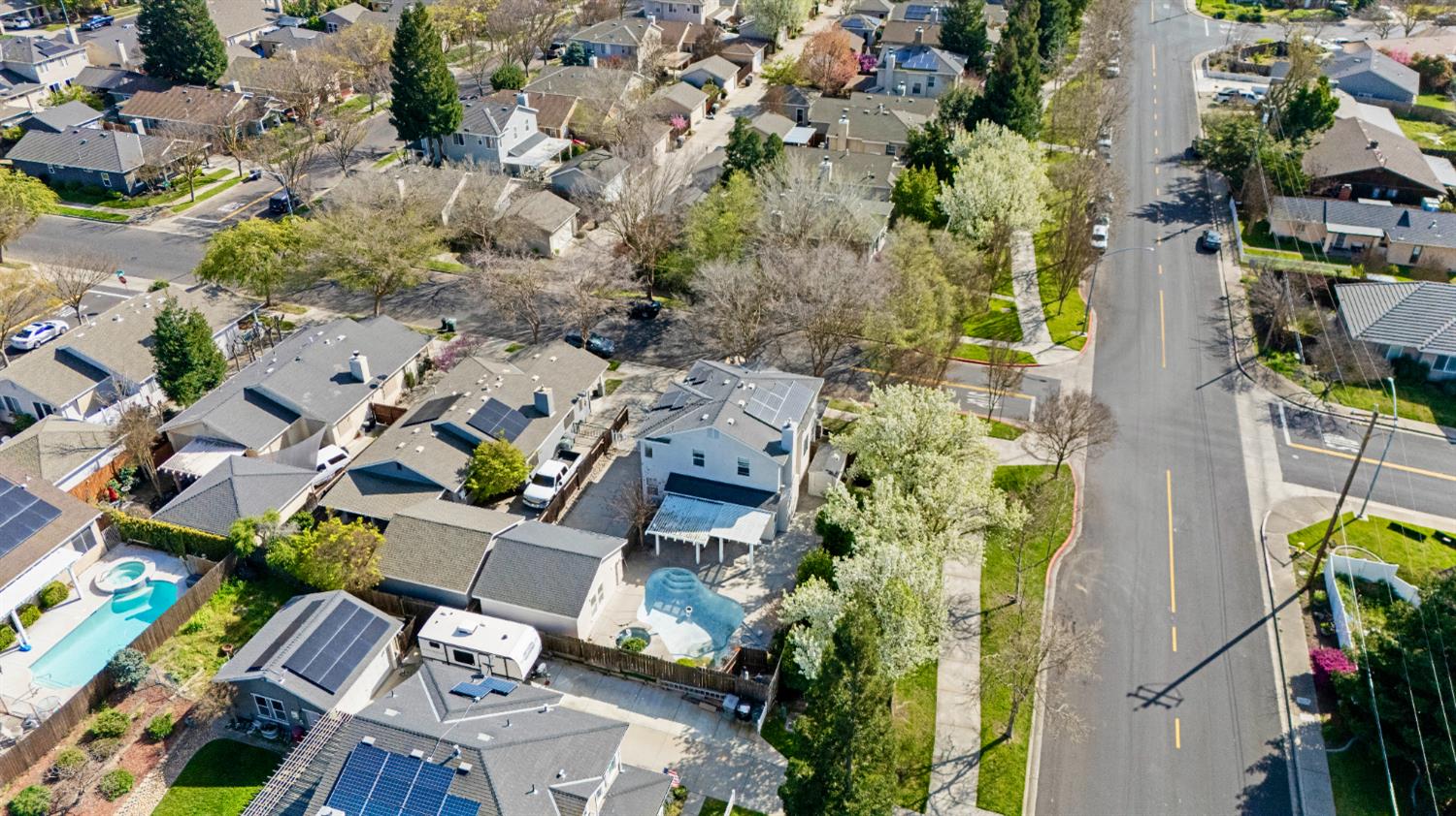 1300 David Dr, Oakdale, CA 95361