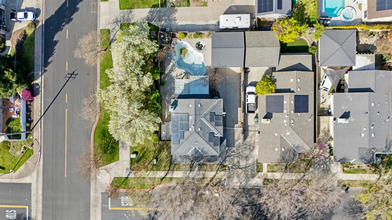 1300 David Dr, Oakdale, CA 95361