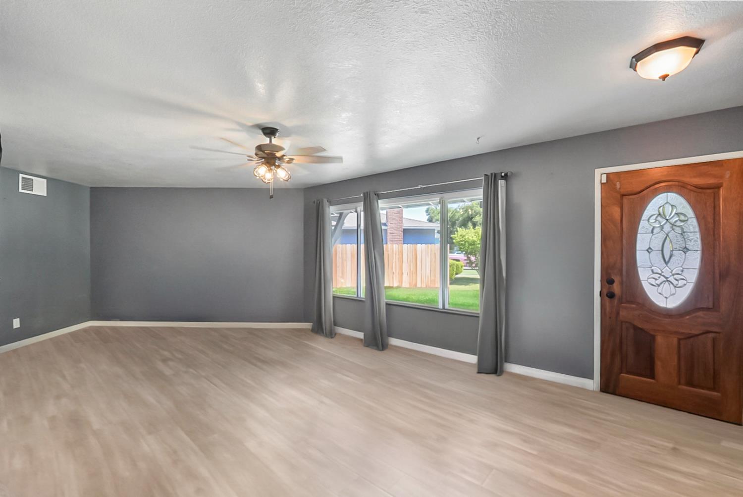 904 Tahoe Dr, Modesto, CA 95350