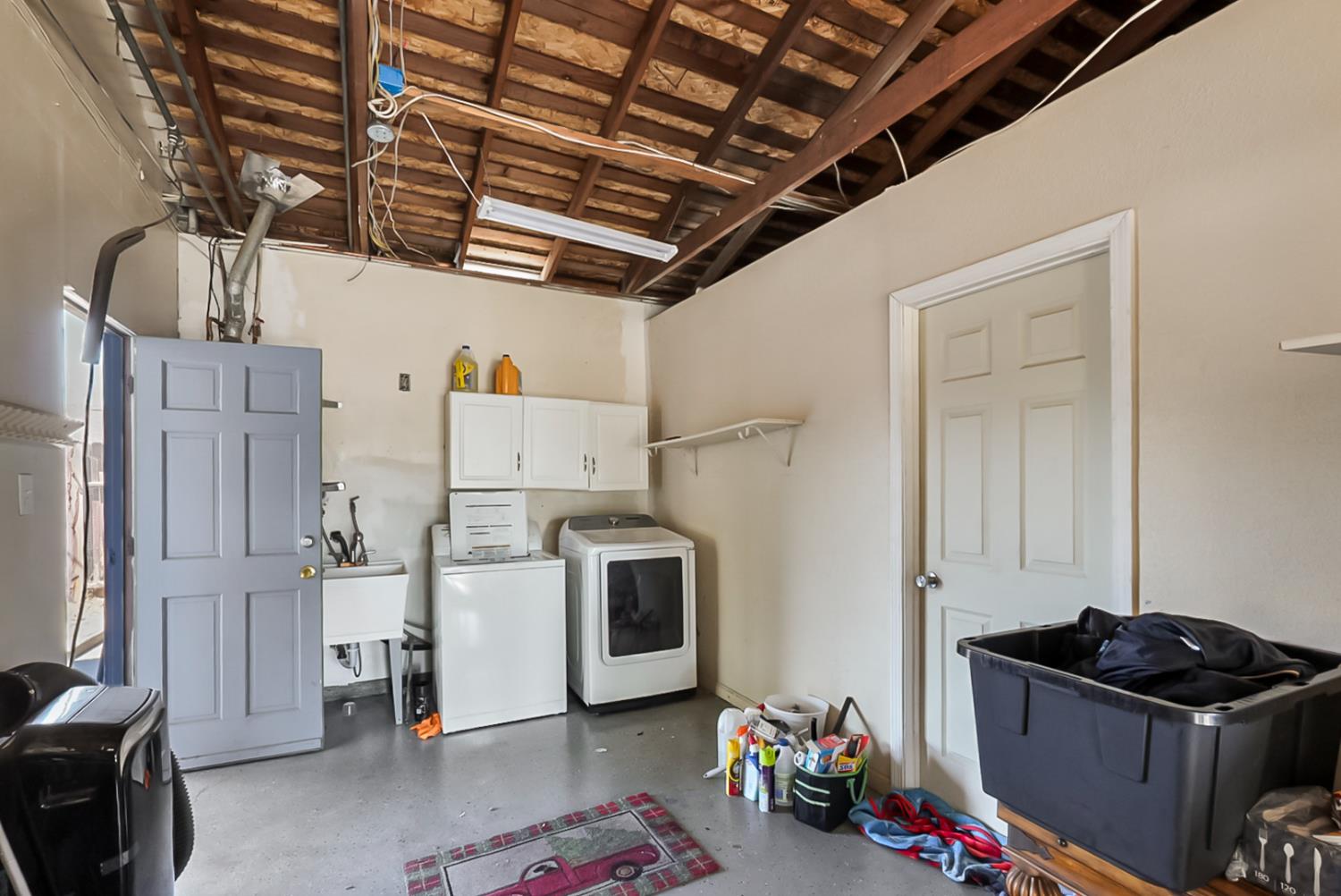 904 Tahoe Dr, Modesto, CA 95350