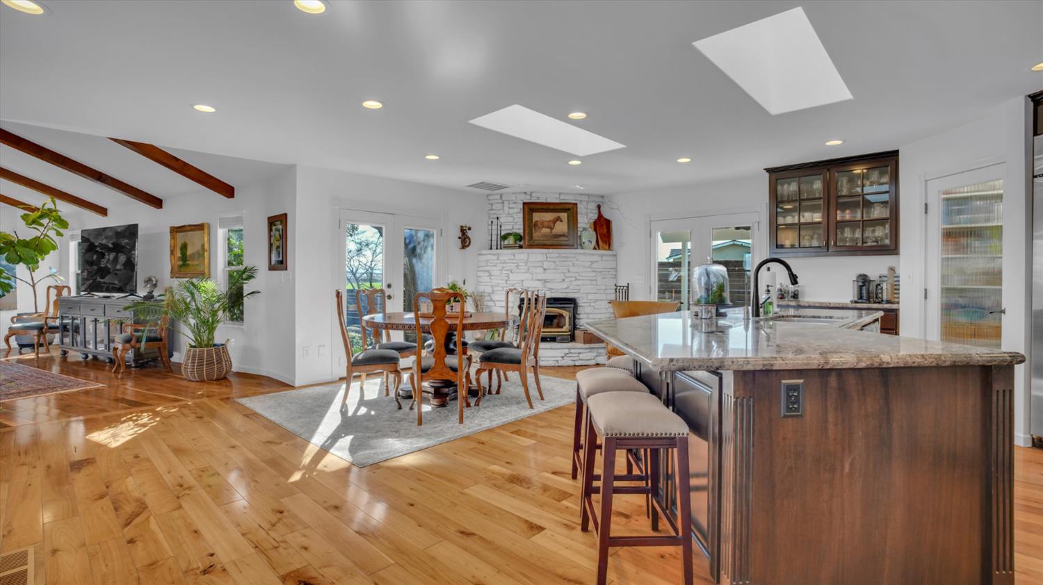 6613 Woodland Ave, Modesto, CA 95358