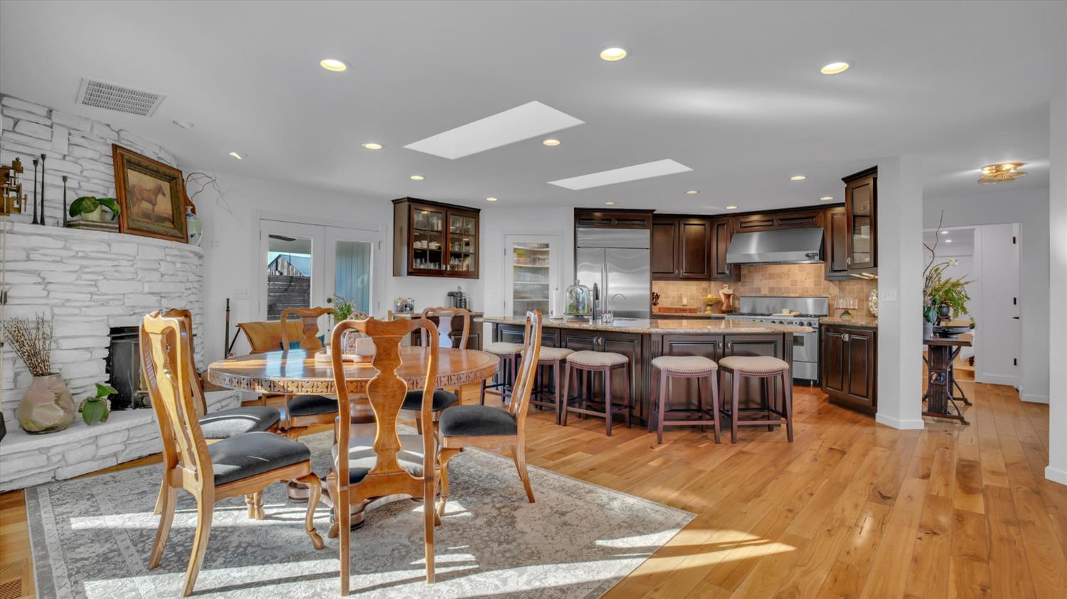 6613 Woodland Ave, Modesto, CA 95358