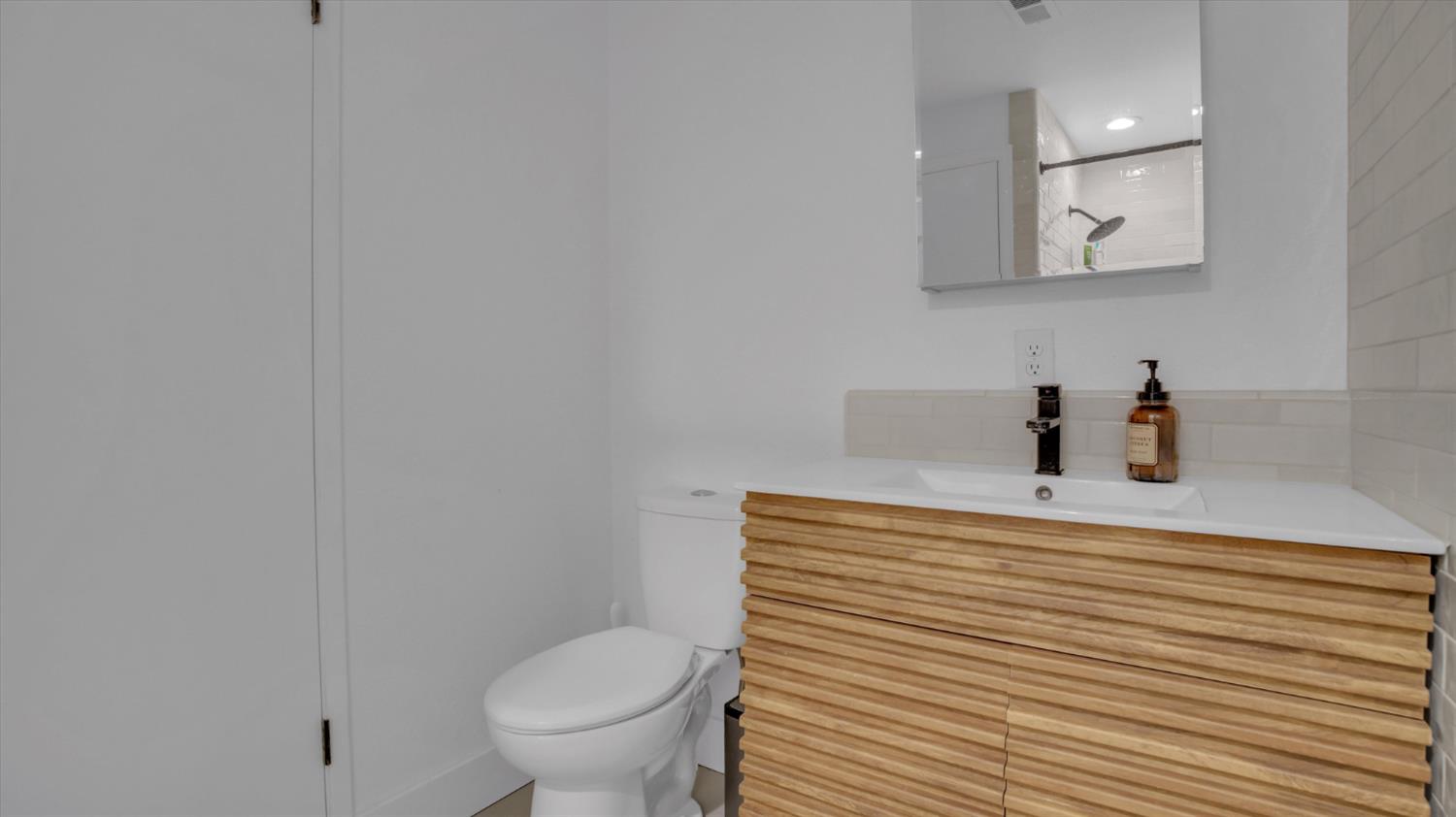 6613 Woodland Ave, Modesto, CA 95358