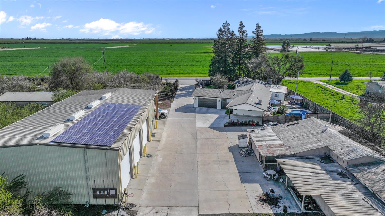 6613 Woodland Ave, Modesto, CA 95358