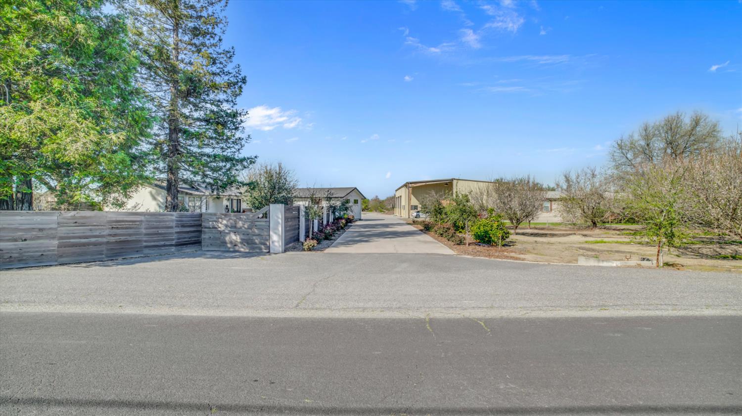 6613 Woodland Ave, Modesto, CA 95358