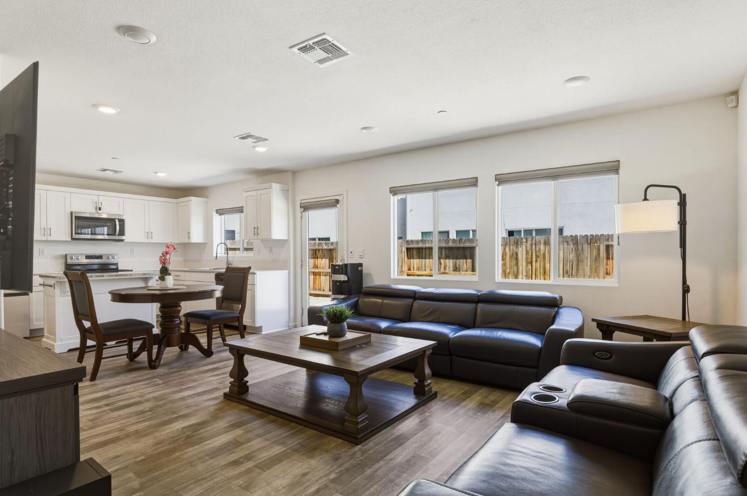 440 Half Dome Dr, Manteca, CA 95337