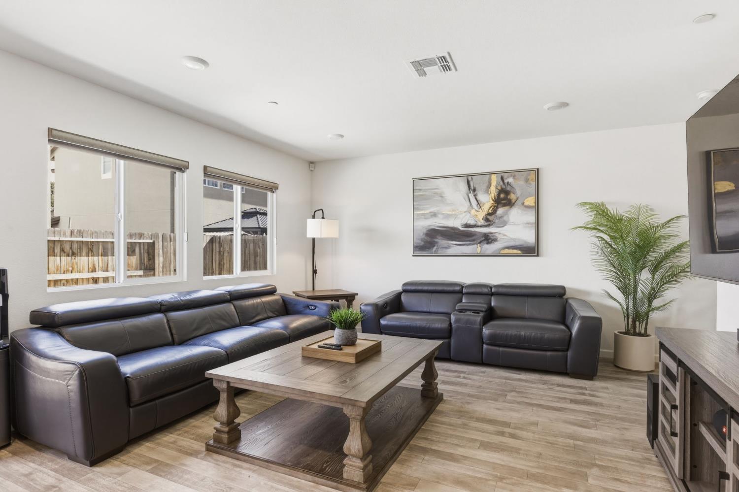 440 Half Dome Dr, Manteca, CA 95337