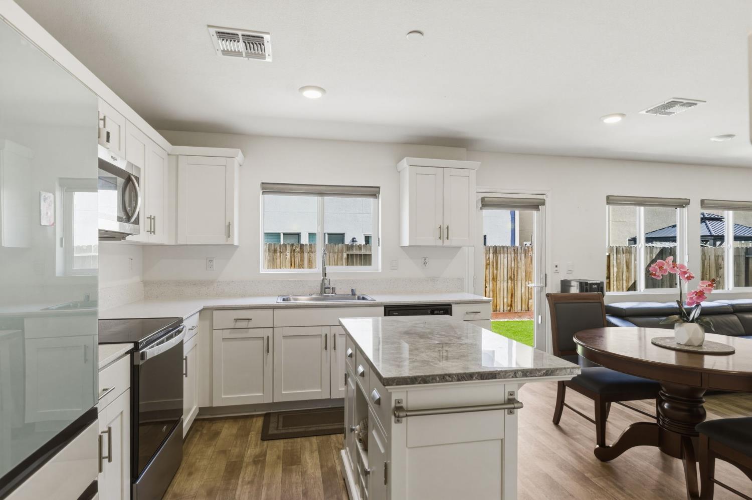 440 Half Dome Dr, Manteca, CA 95337