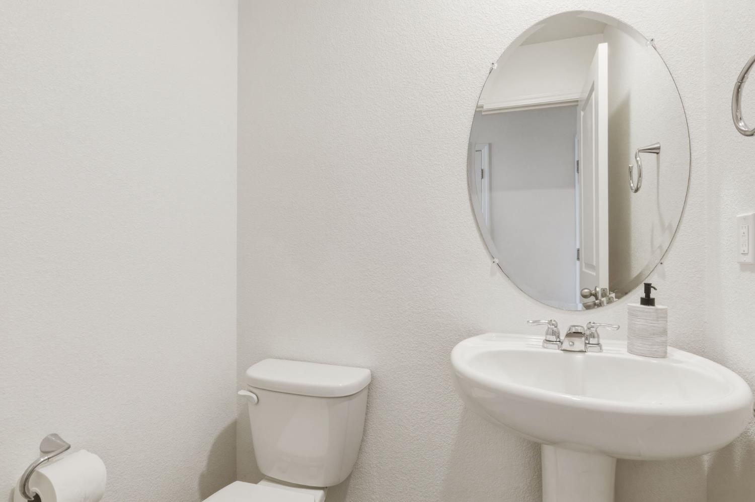 440 Half Dome Dr, Manteca, CA 95337