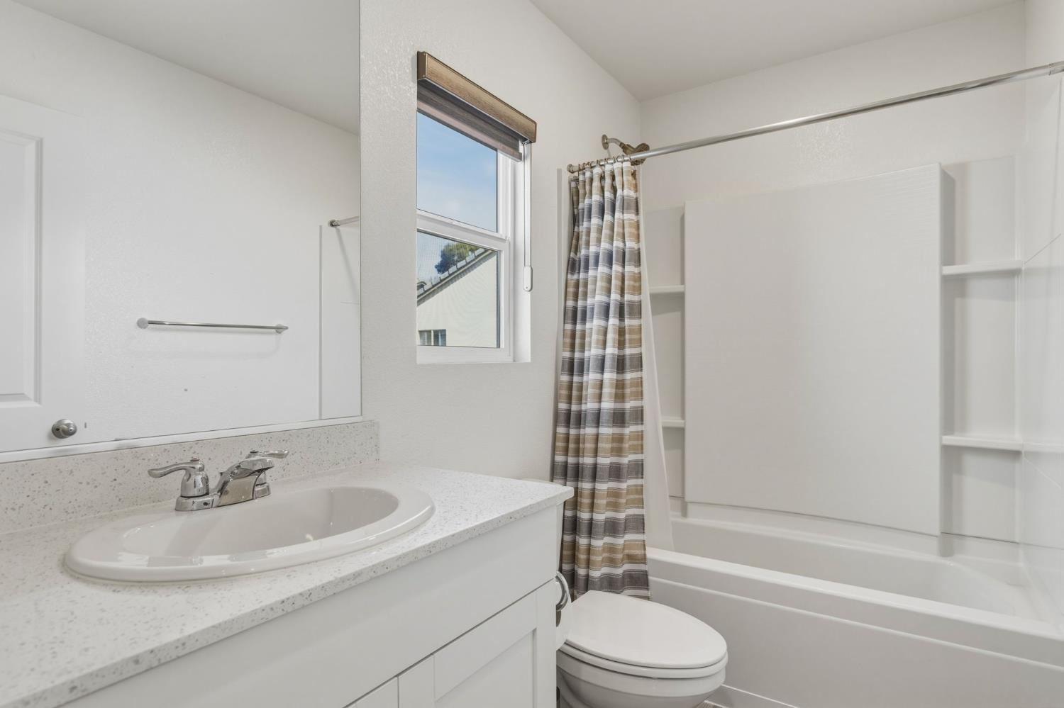 440 Half Dome Dr, Manteca, CA 95337