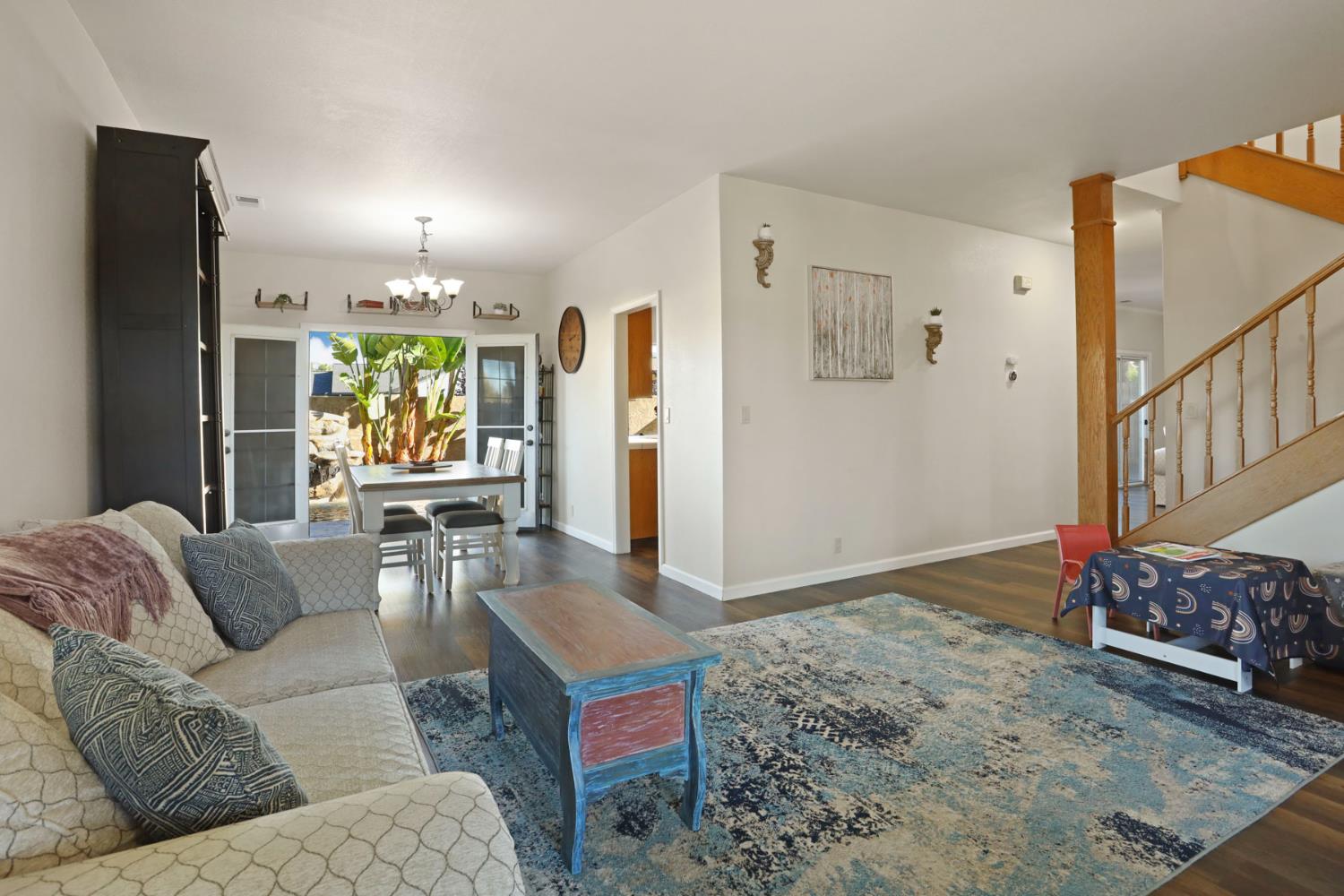 1122 Zumstein Ct, Ripon, CA 95366