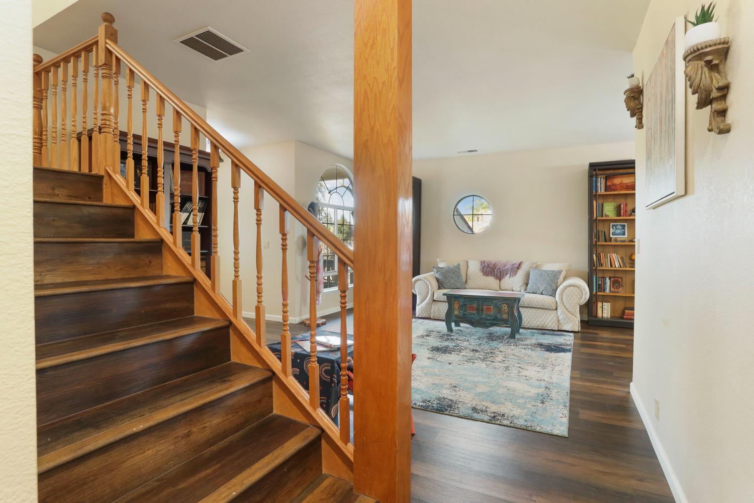 1122 Zumstein Ct, Ripon, CA 95366