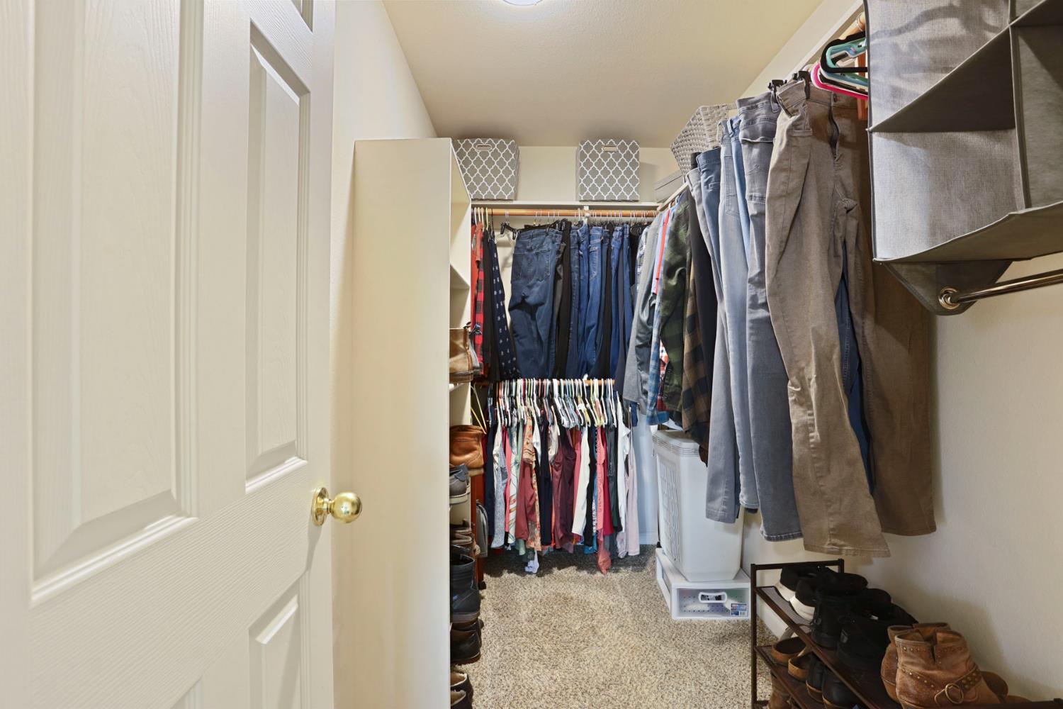 1122 Zumstein Ct, Ripon, CA 95366