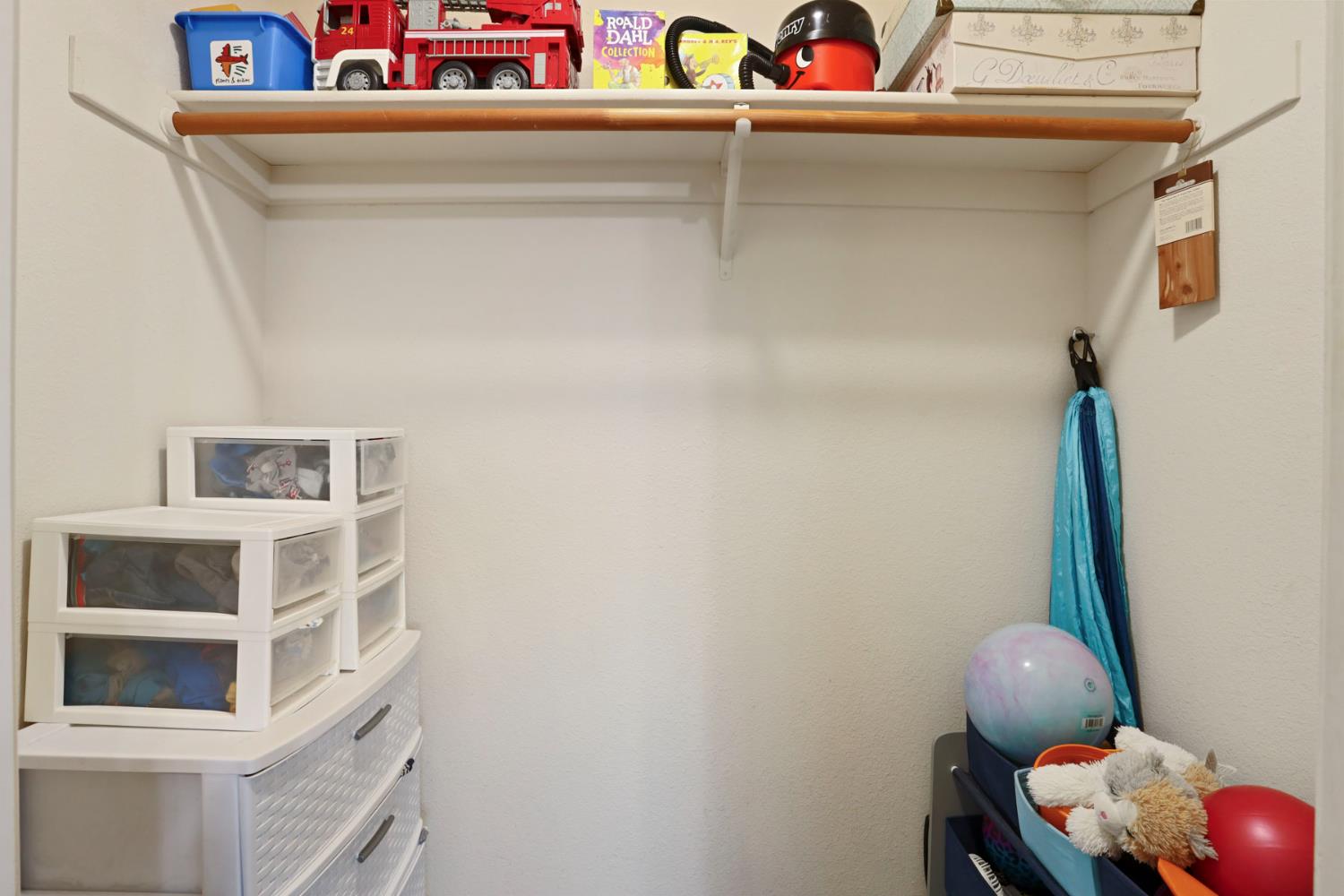 1122 Zumstein Ct, Ripon, CA 95366