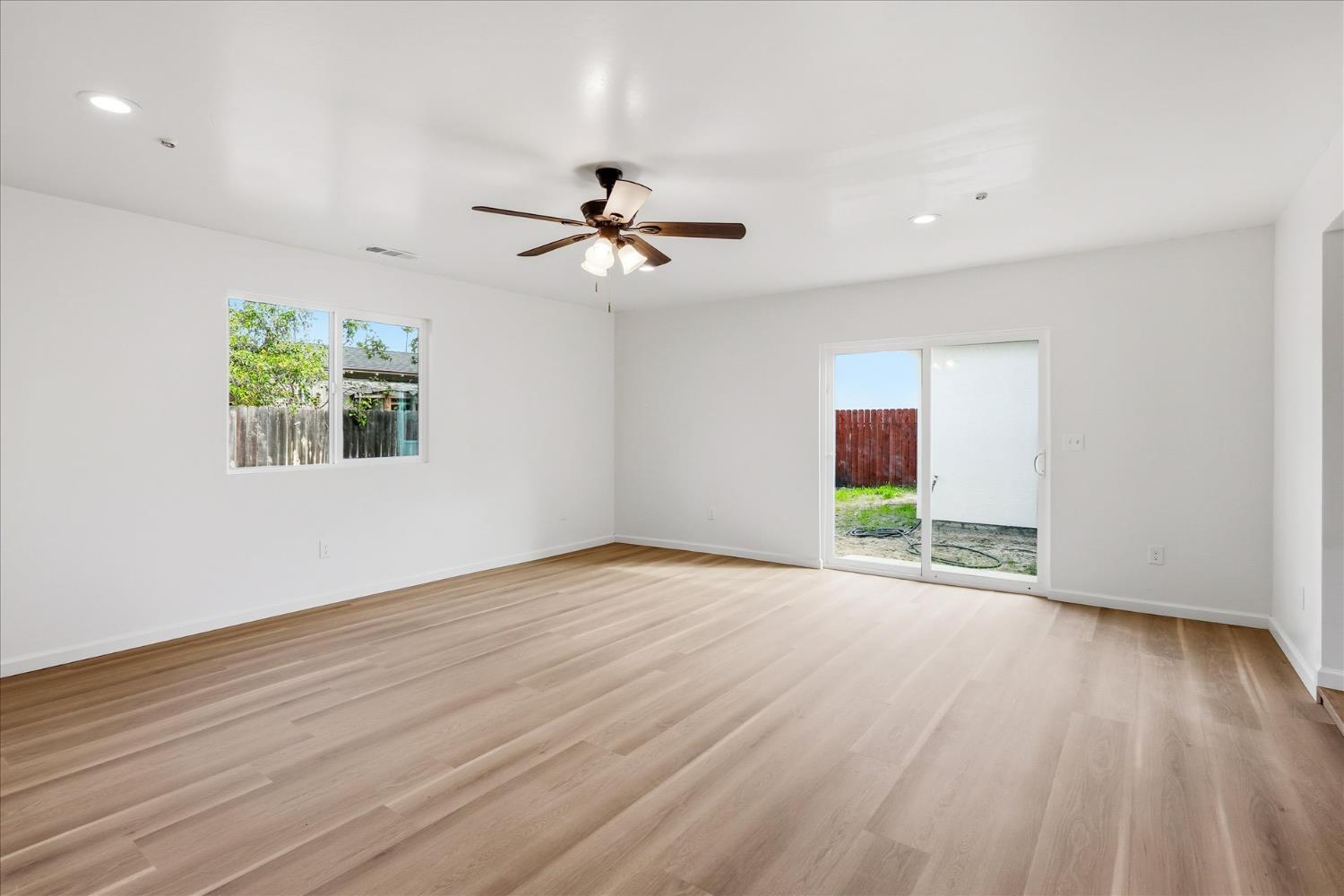 2020 Aspen St, Selma, CA 93662