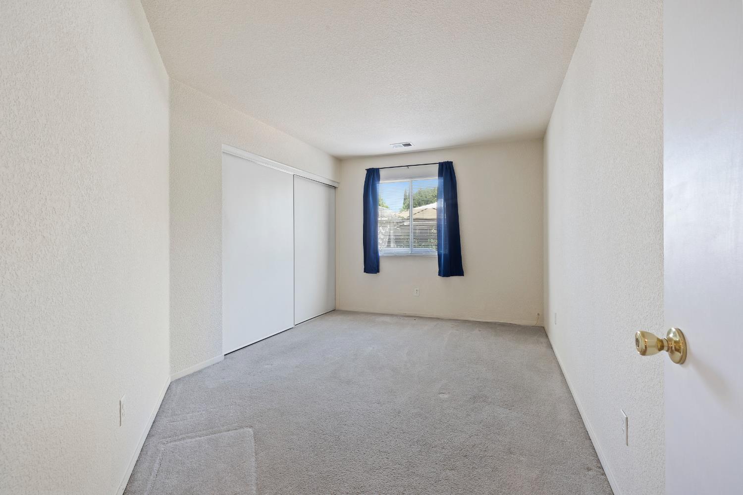 1127 Kestrel Dr, Patterson, CA 95363