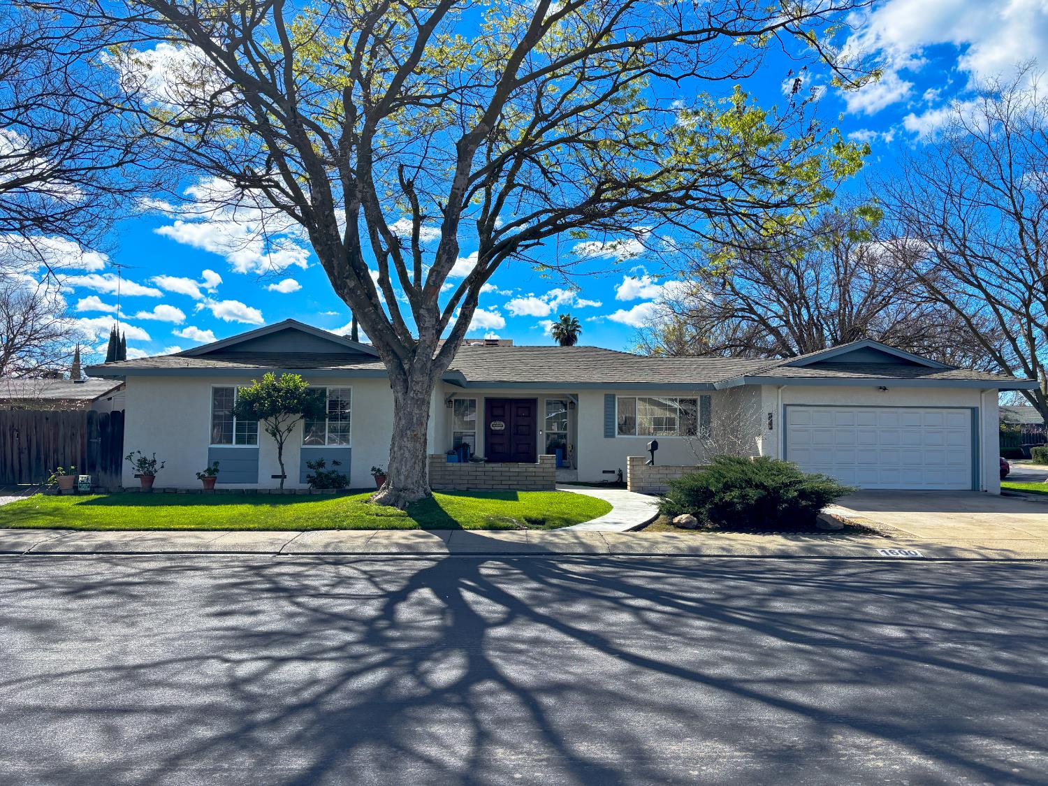 1600 Fairington Ln, Modesto, CA 95355