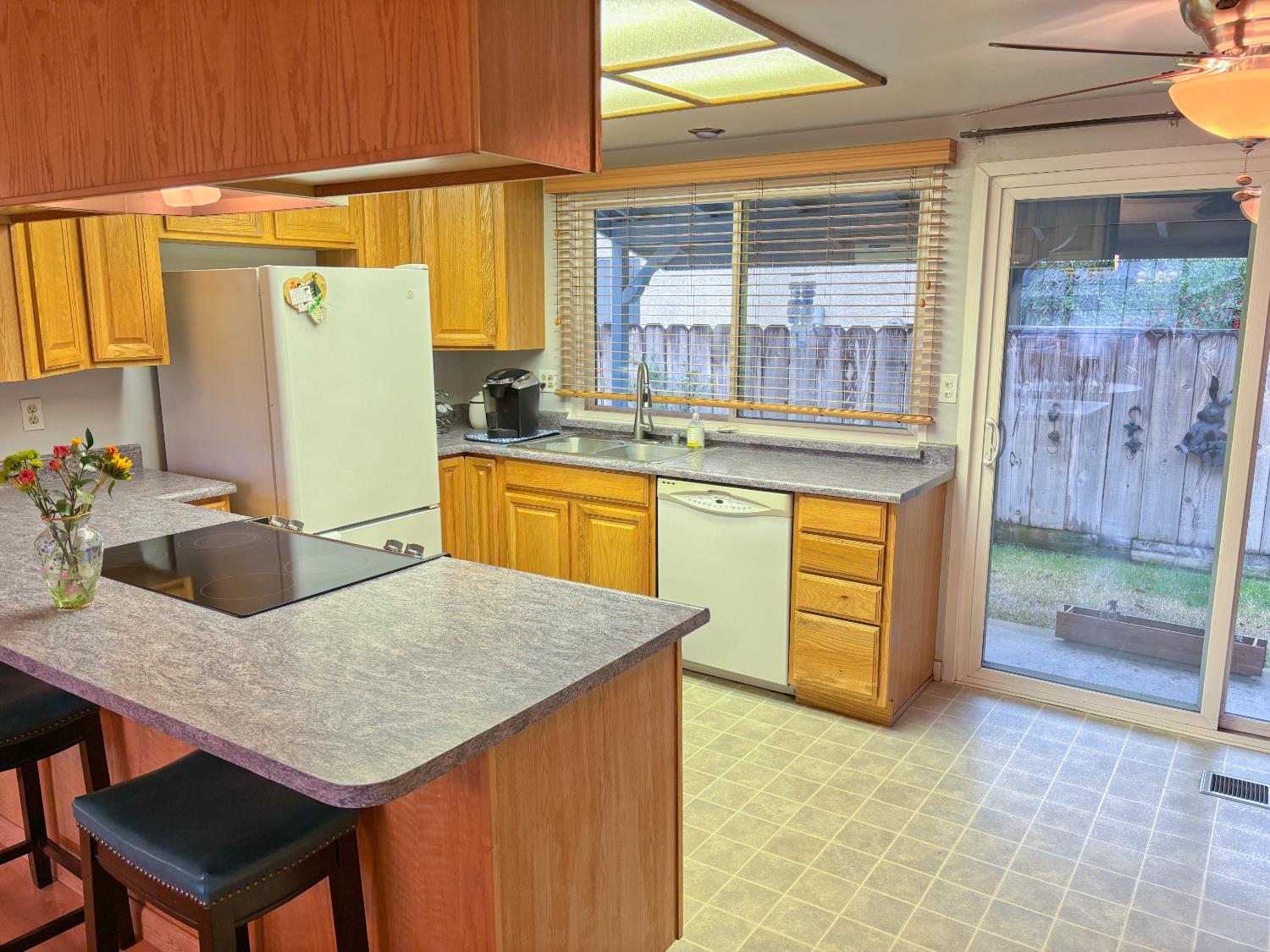 1600 Fairington Ln, Modesto, CA 95355