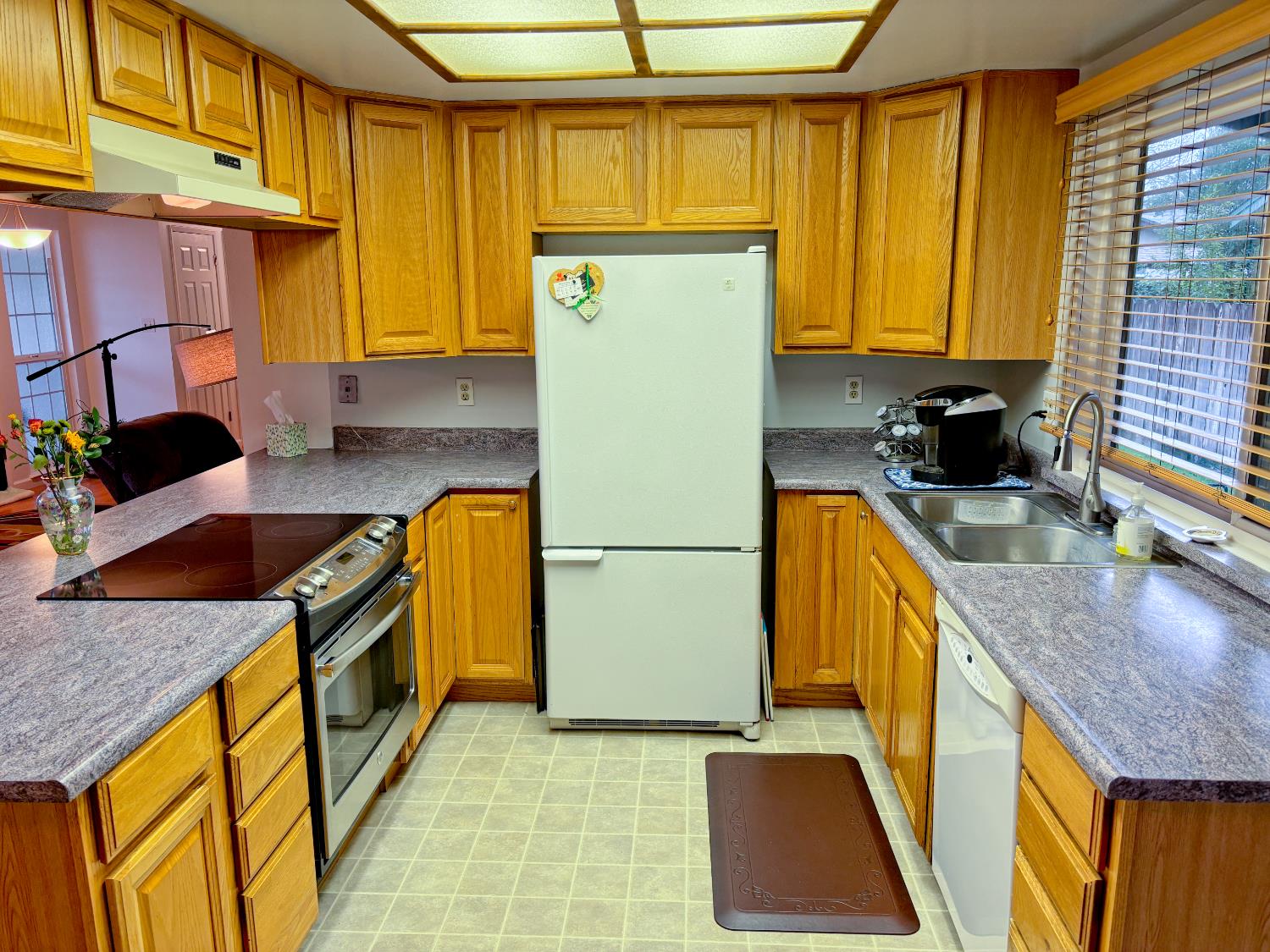 1600 Fairington Ln, Modesto, CA 95355