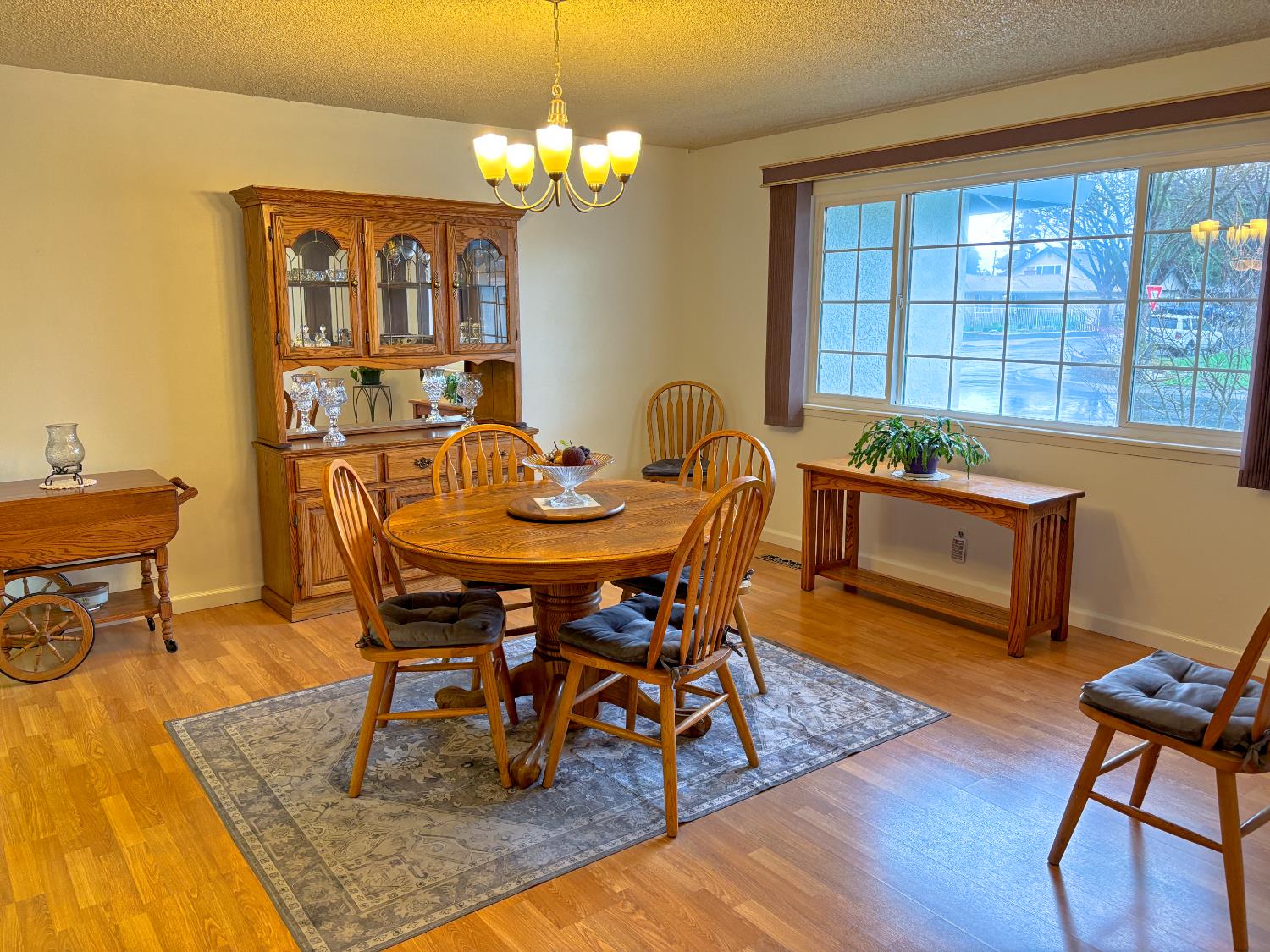 1600 Fairington Ln, Modesto, CA 95355