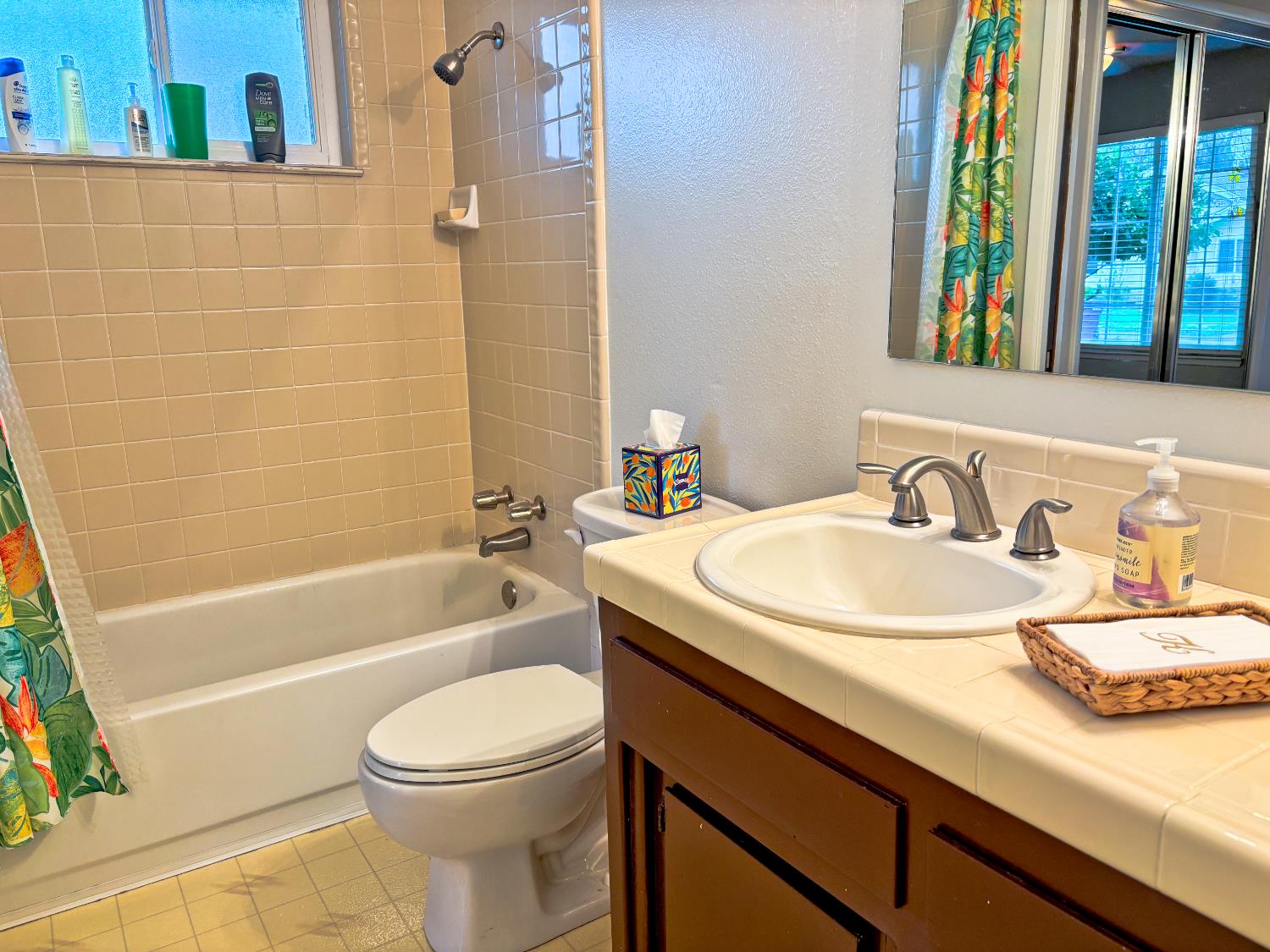 1600 Fairington Ln, Modesto, CA 95355