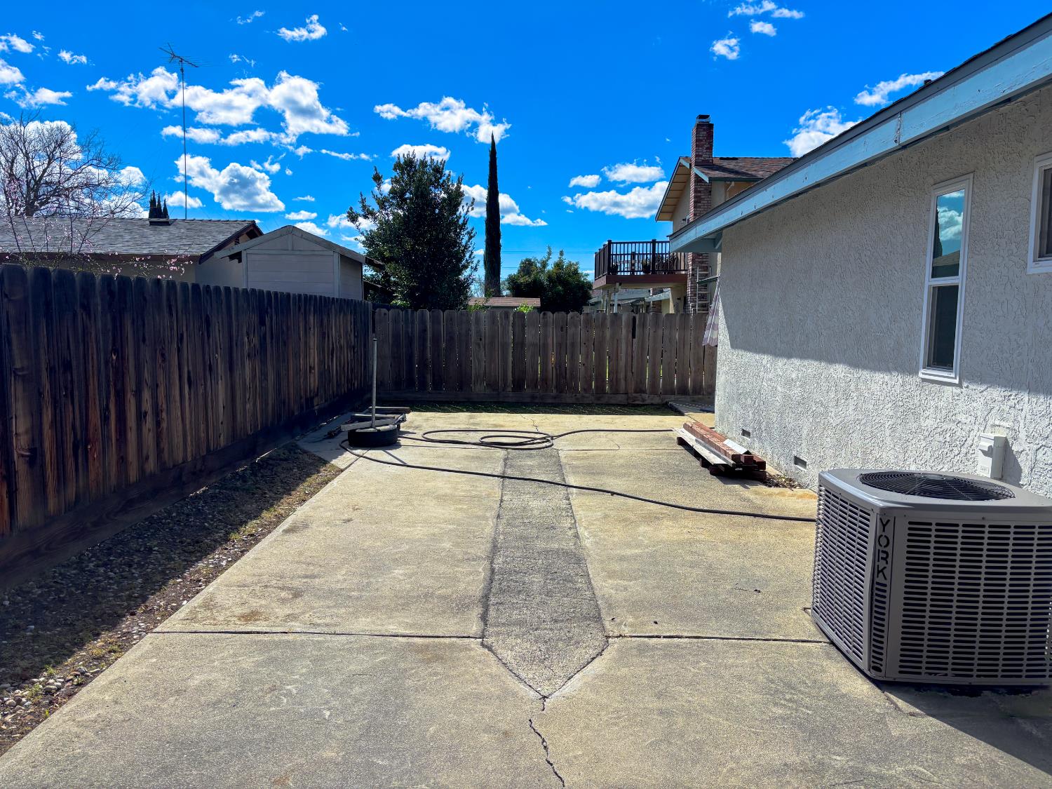 1600 Fairington Ln, Modesto, CA 95355