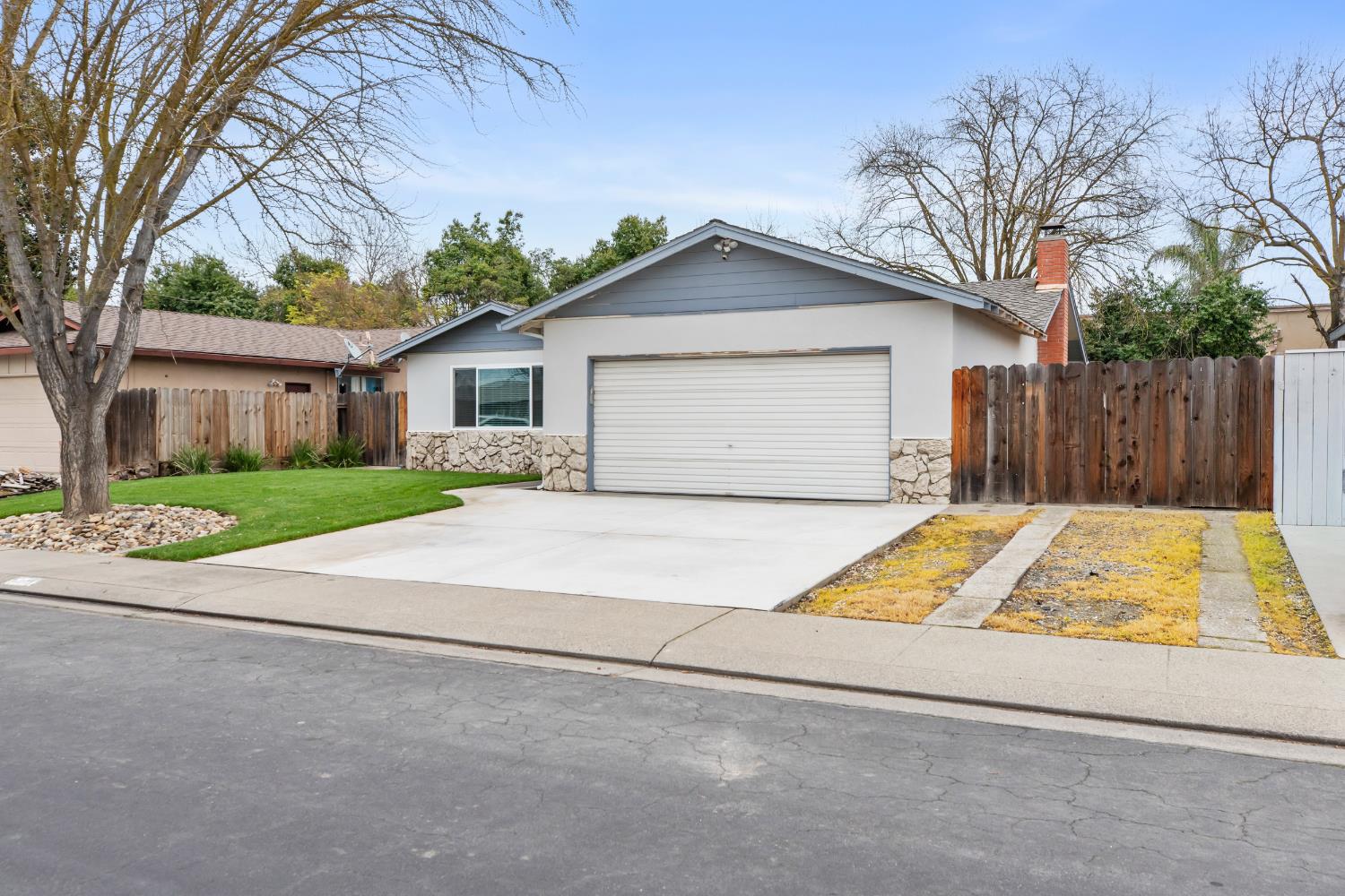 2608 Maxine Dr, Modesto, CA 95350