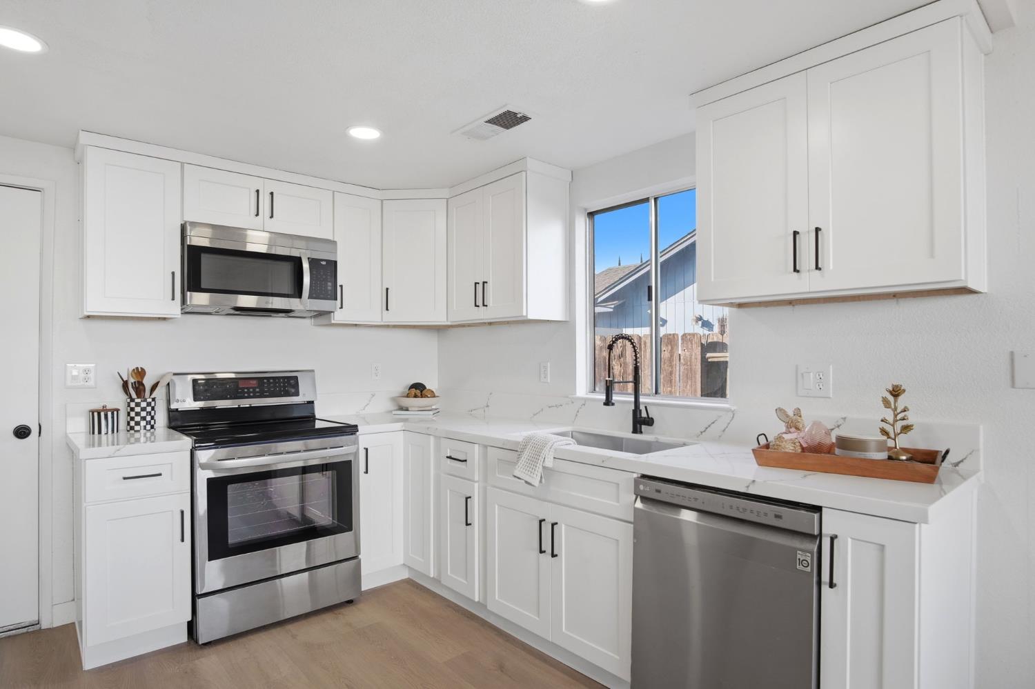 1732 Walpole Dr, Modesto, CA 95358