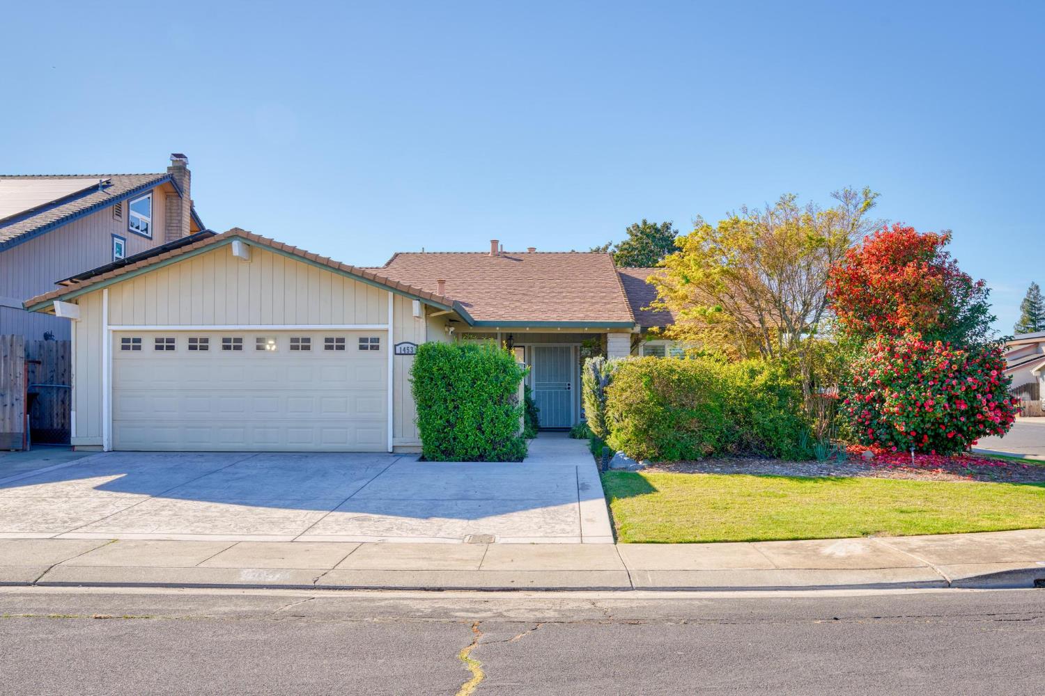 1453 Radcliff Ln, Manteca, CA 95336