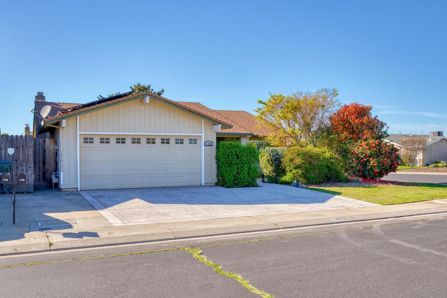 1453 Radcliff Ln, Manteca, CA 95336