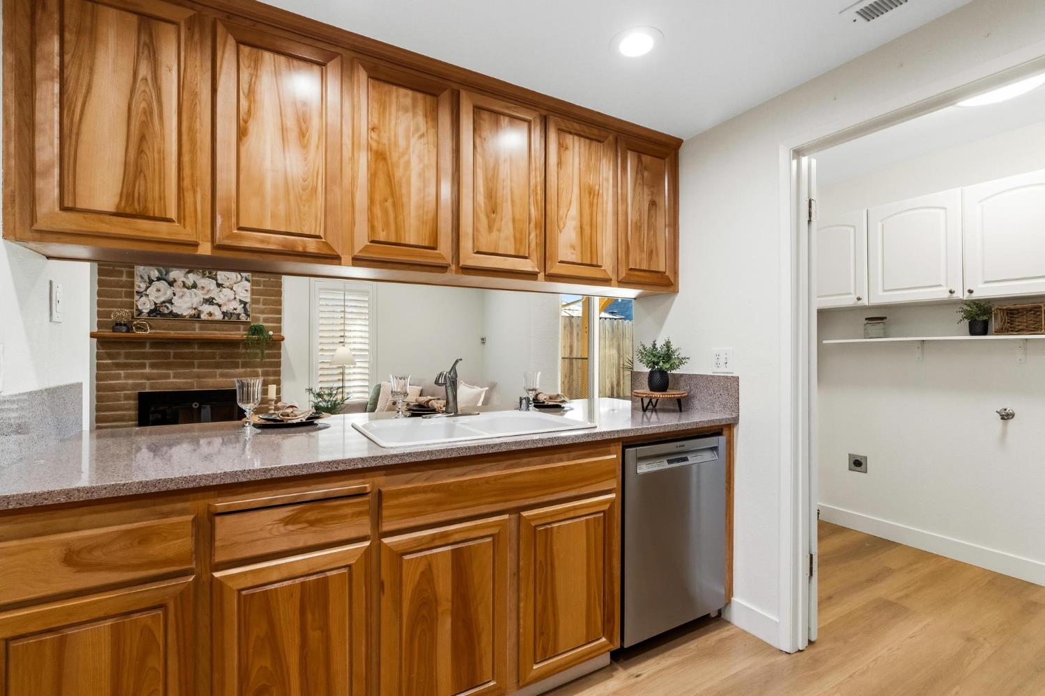 1453 Radcliff Ln, Manteca, CA 95336