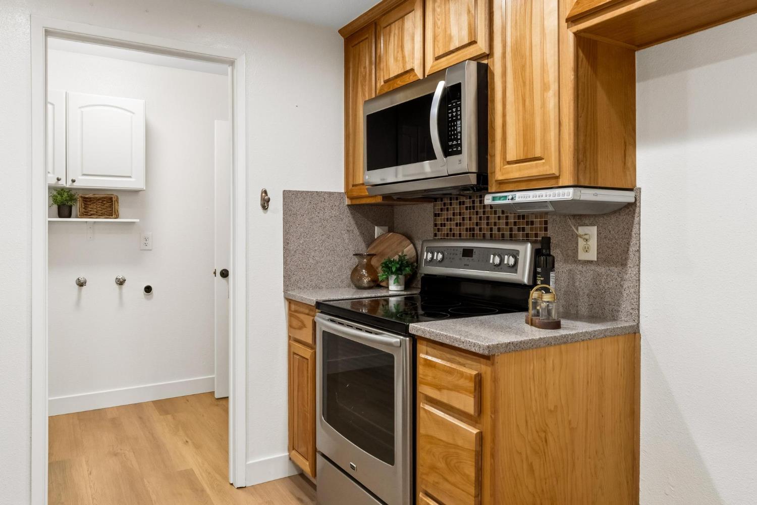 1453 Radcliff Ln, Manteca, CA 95336