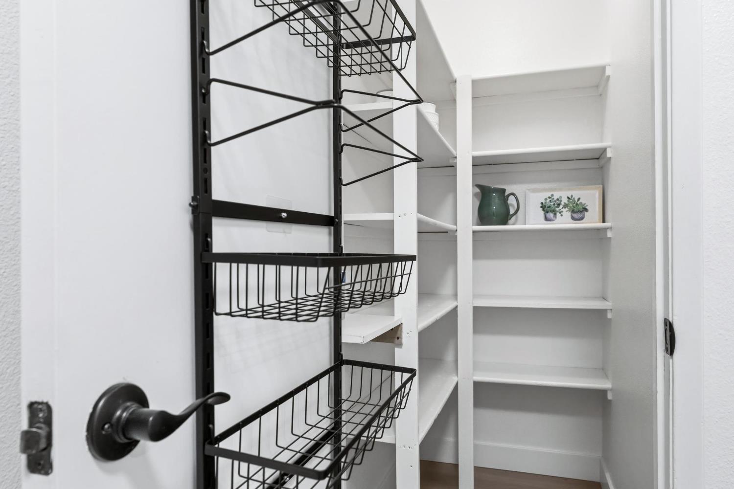 1453 Radcliff Ln, Manteca, CA 95336