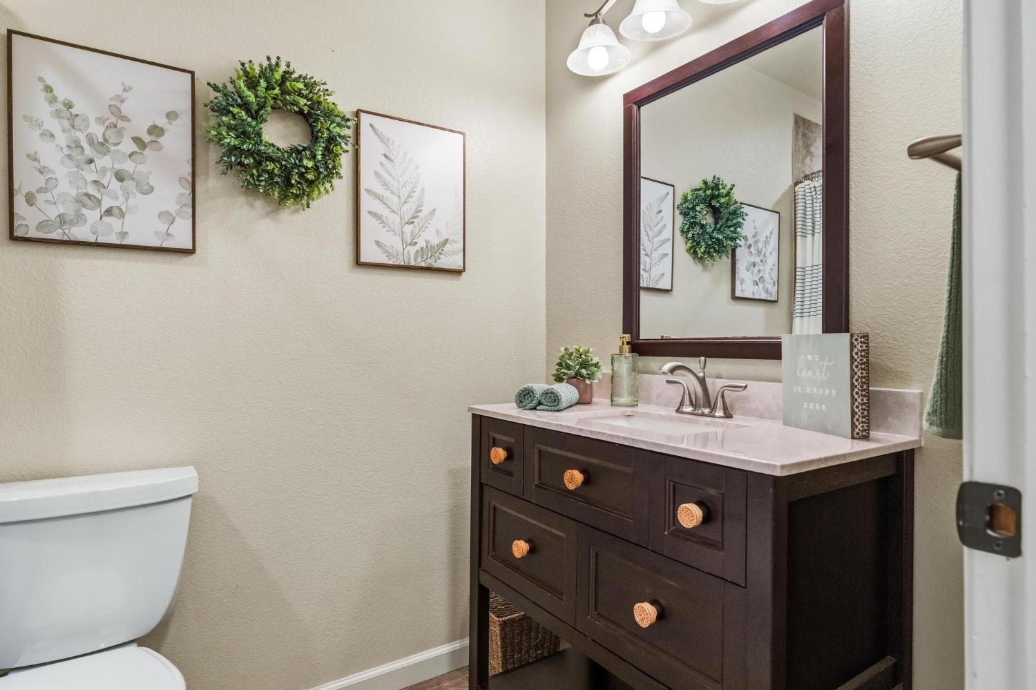 1453 Radcliff Ln, Manteca, CA 95336