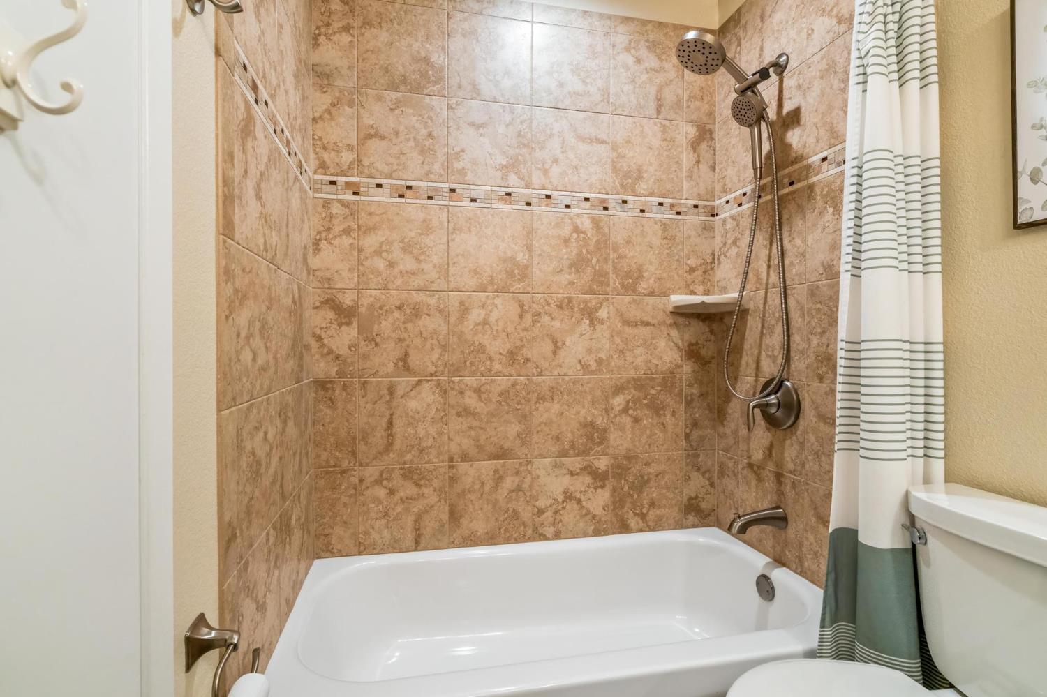 1453 Radcliff Ln, Manteca, CA 95336