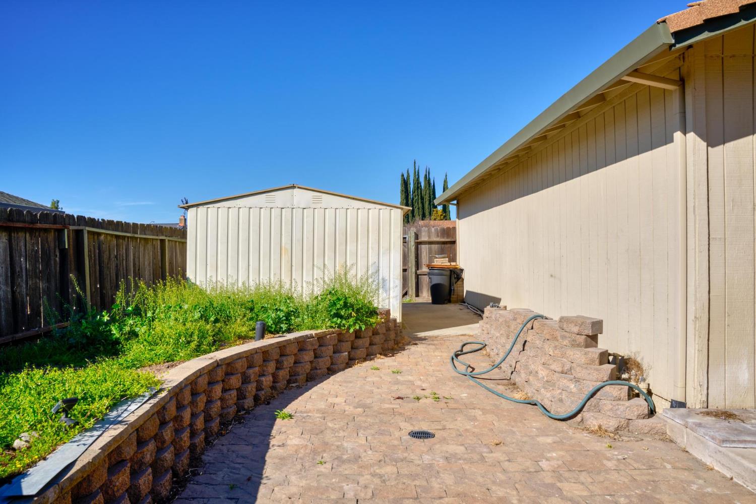 1453 Radcliff Ln, Manteca, CA 95336