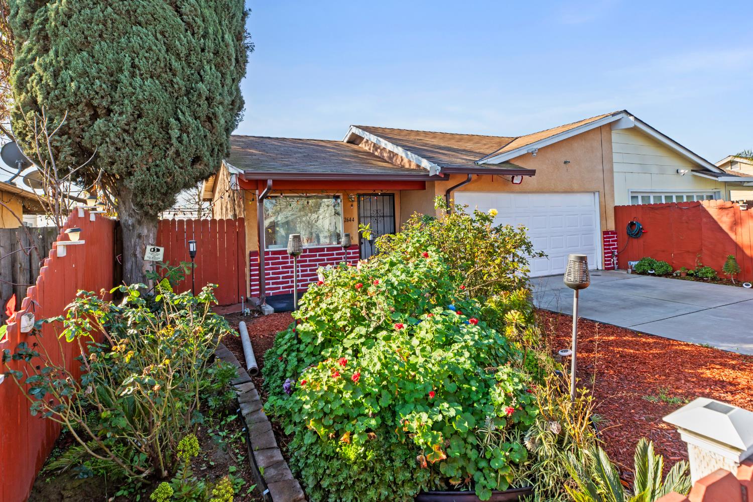 2644 San Ignacio Ave, Modesto, CA 95354