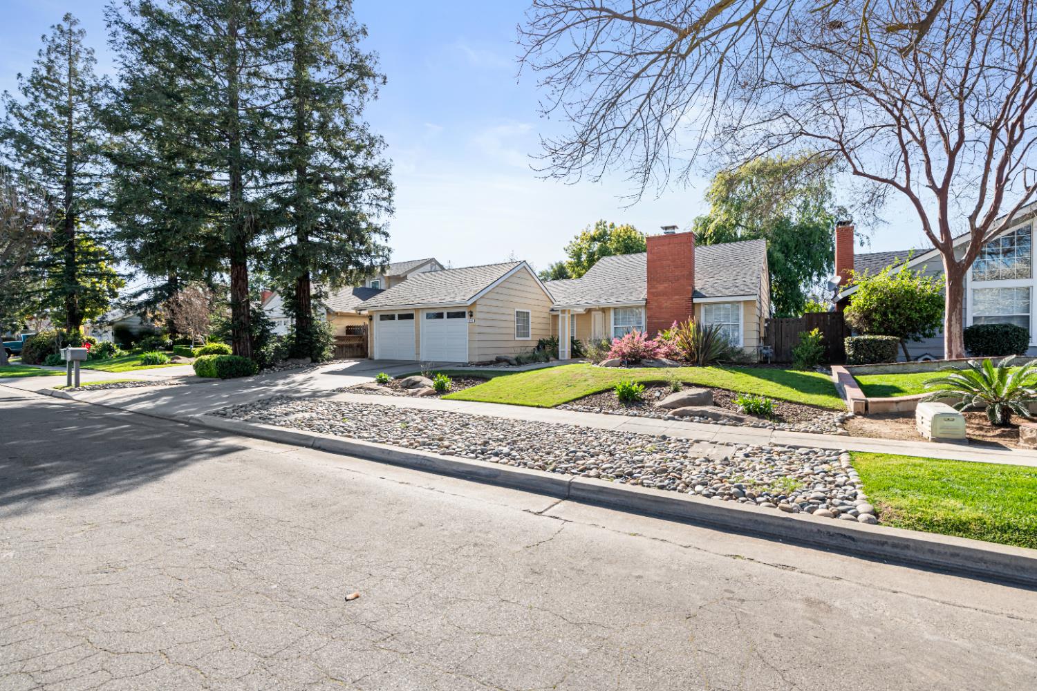 8099 N Orchard St, Fresno, CA 93720