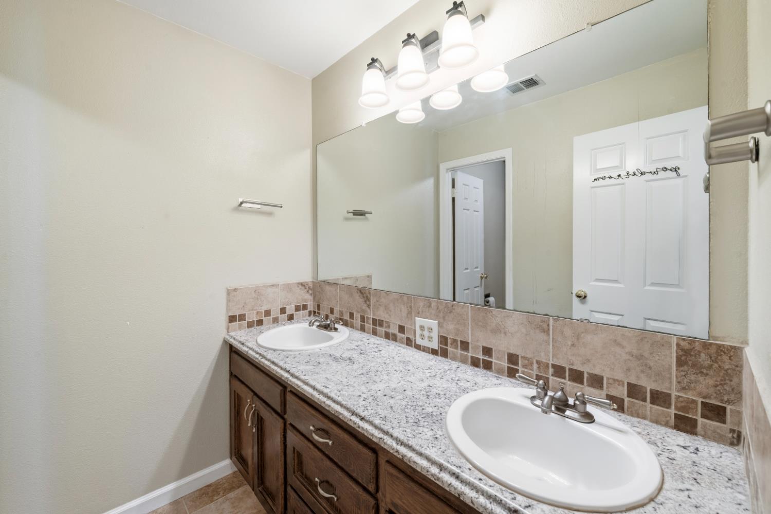 8099 N Orchard St, Fresno, CA 93720