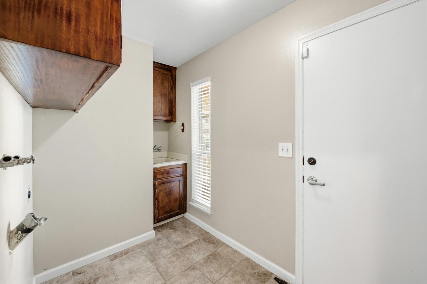 8099 N Orchard St, Fresno, CA 93720