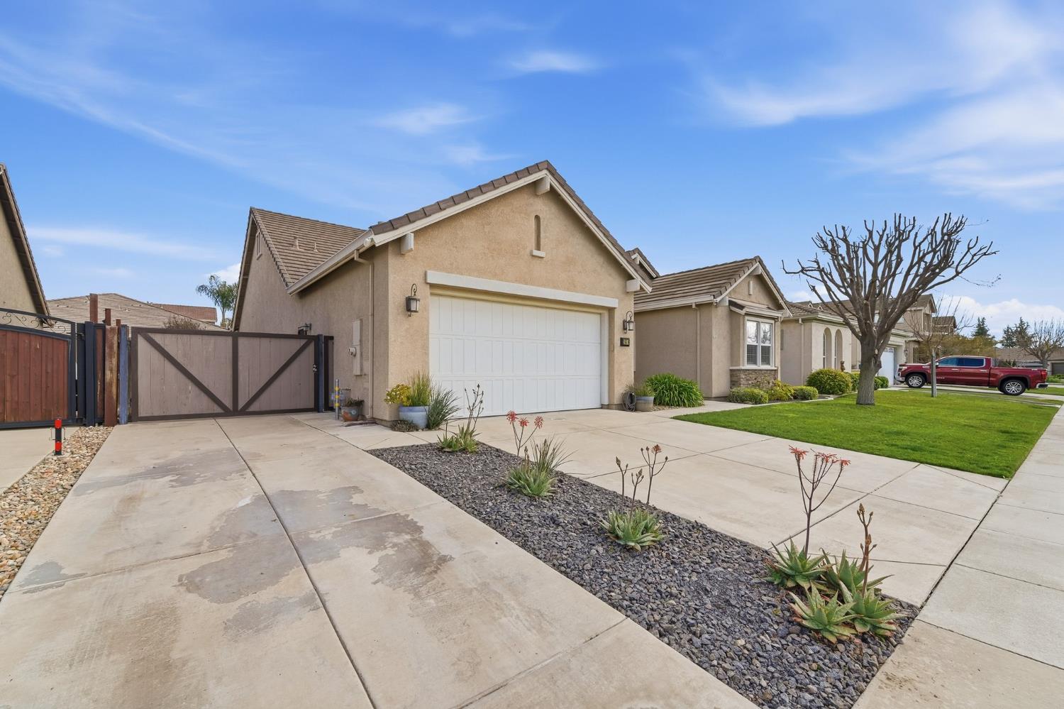 2558 Edgebrook Ln, Manteca, CA 95336