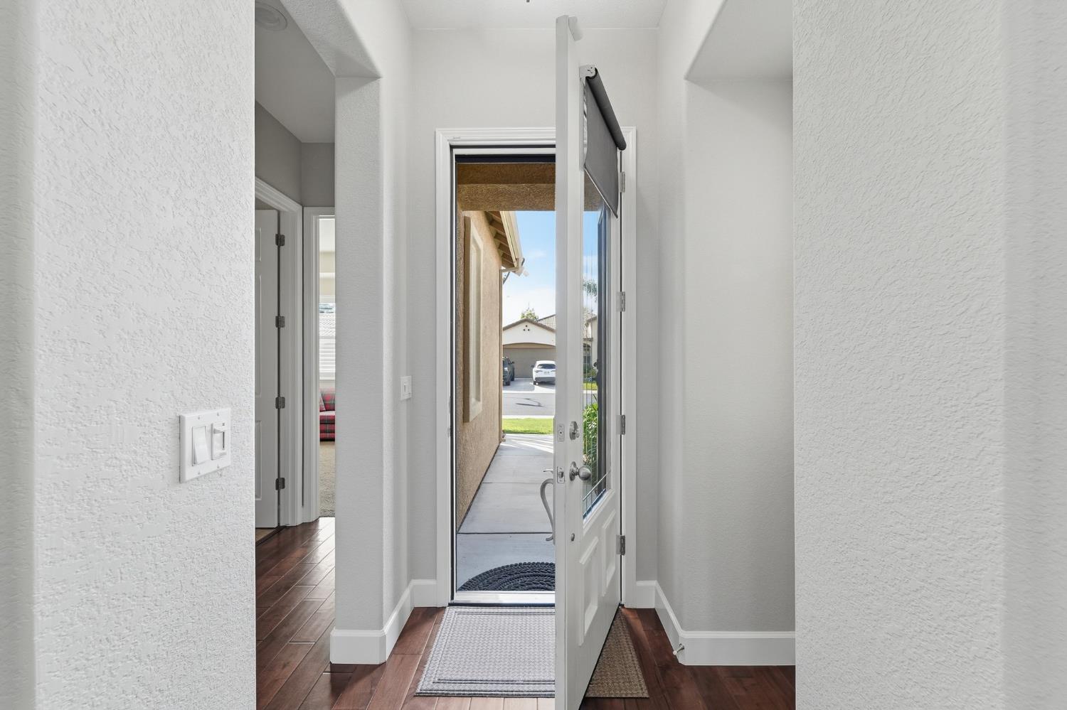 2558 Edgebrook Ln, Manteca, CA 95336