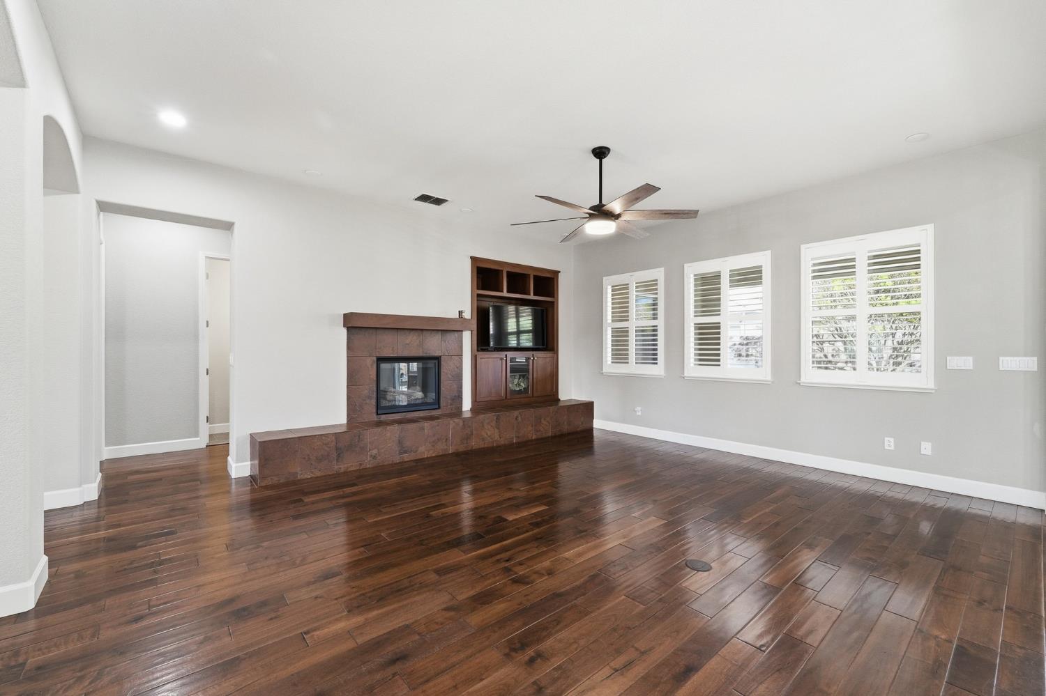 2558 Edgebrook Ln, Manteca, CA 95336