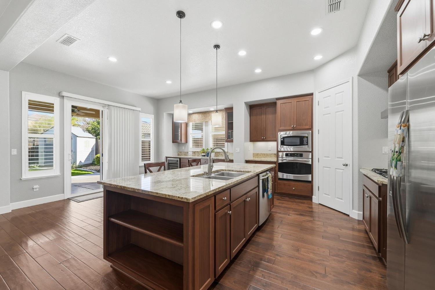 2558 Edgebrook Ln, Manteca, CA 95336