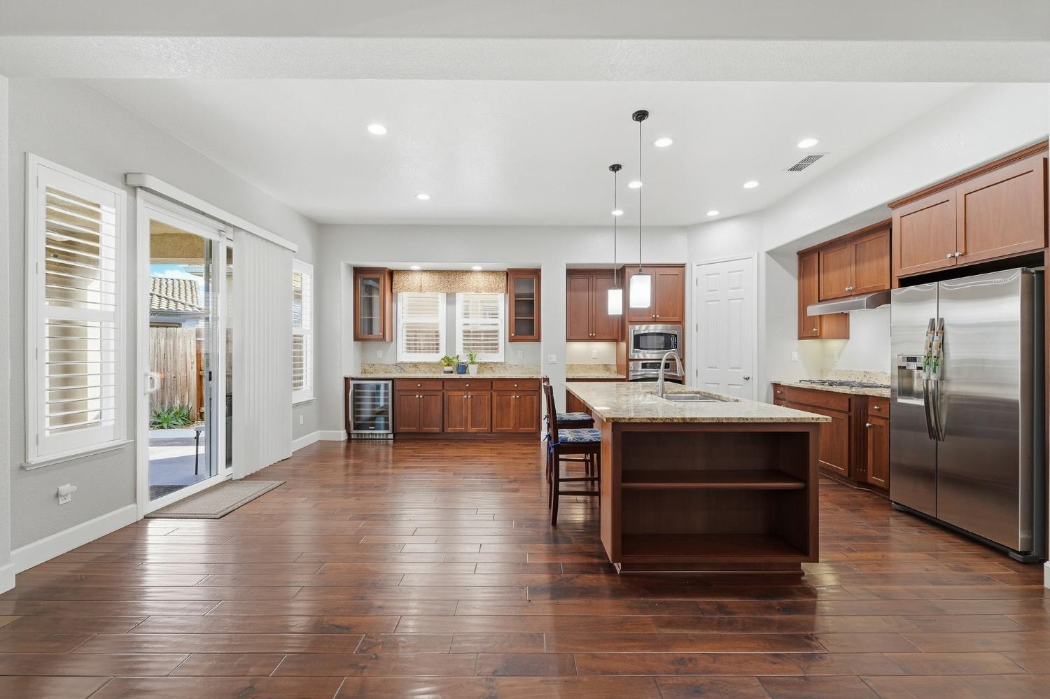 2558 Edgebrook Ln, Manteca, CA 95336